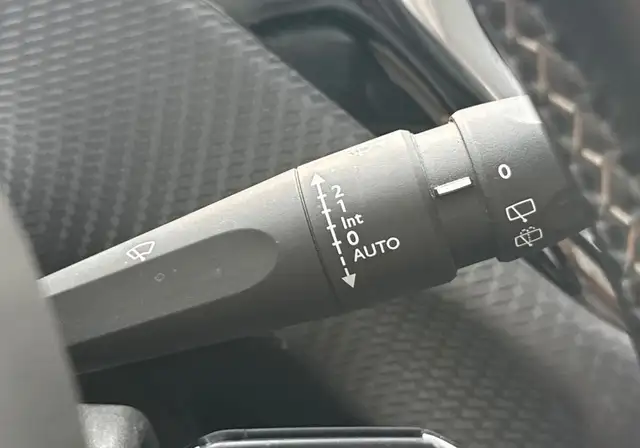 Peugeot 2008 view 15