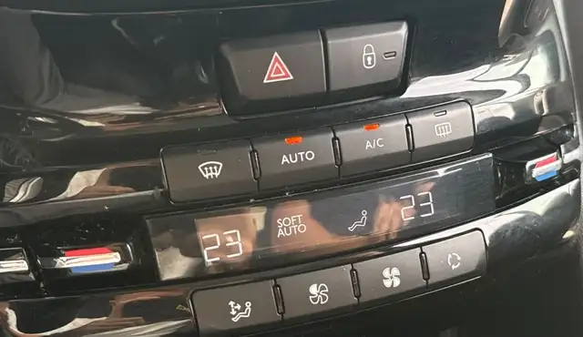 Peugeot 2008 view 17