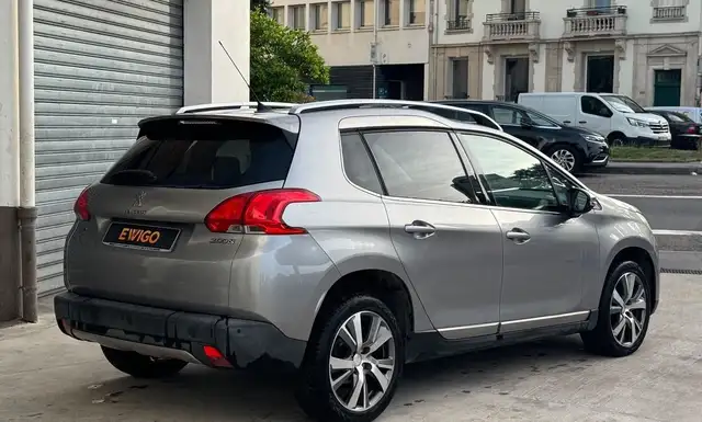 Peugeot 2008 view 3