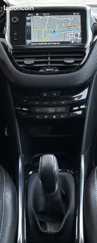 Peugeot 2008 view 11