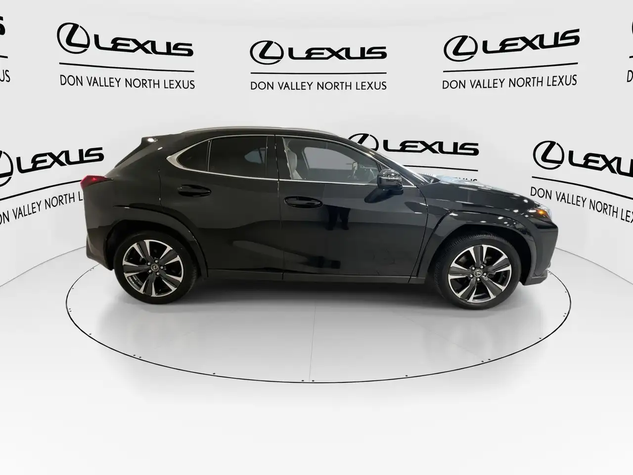 Lexus UX photo Lexus UX