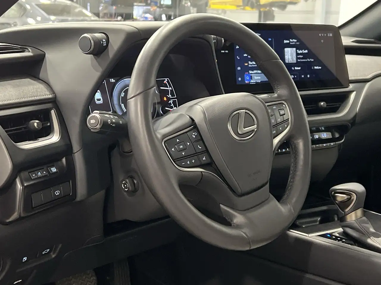 Lexus UX photo Lexus UX