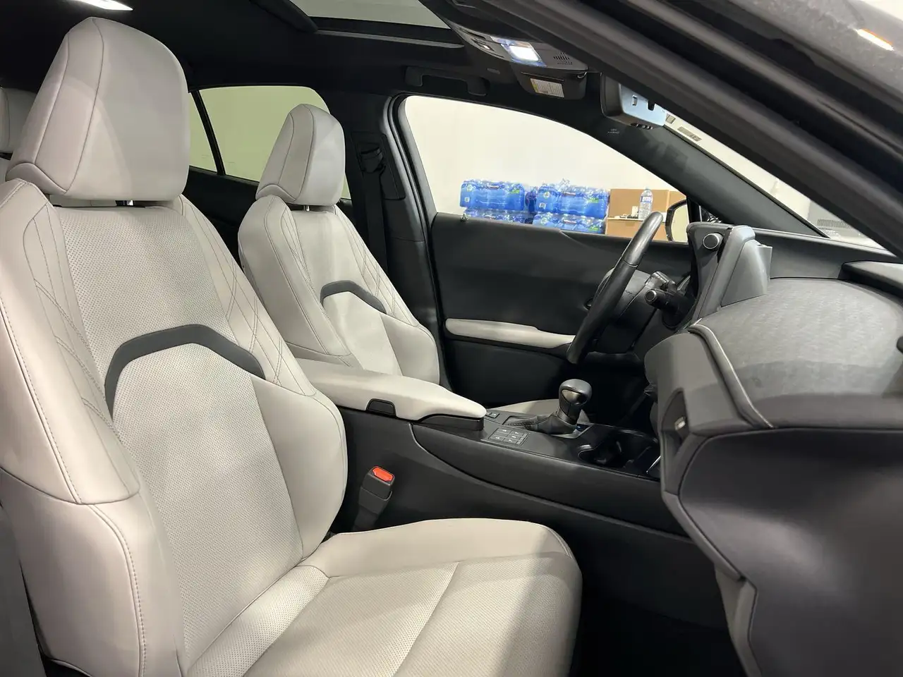 Lexus UX photo Lexus UX
