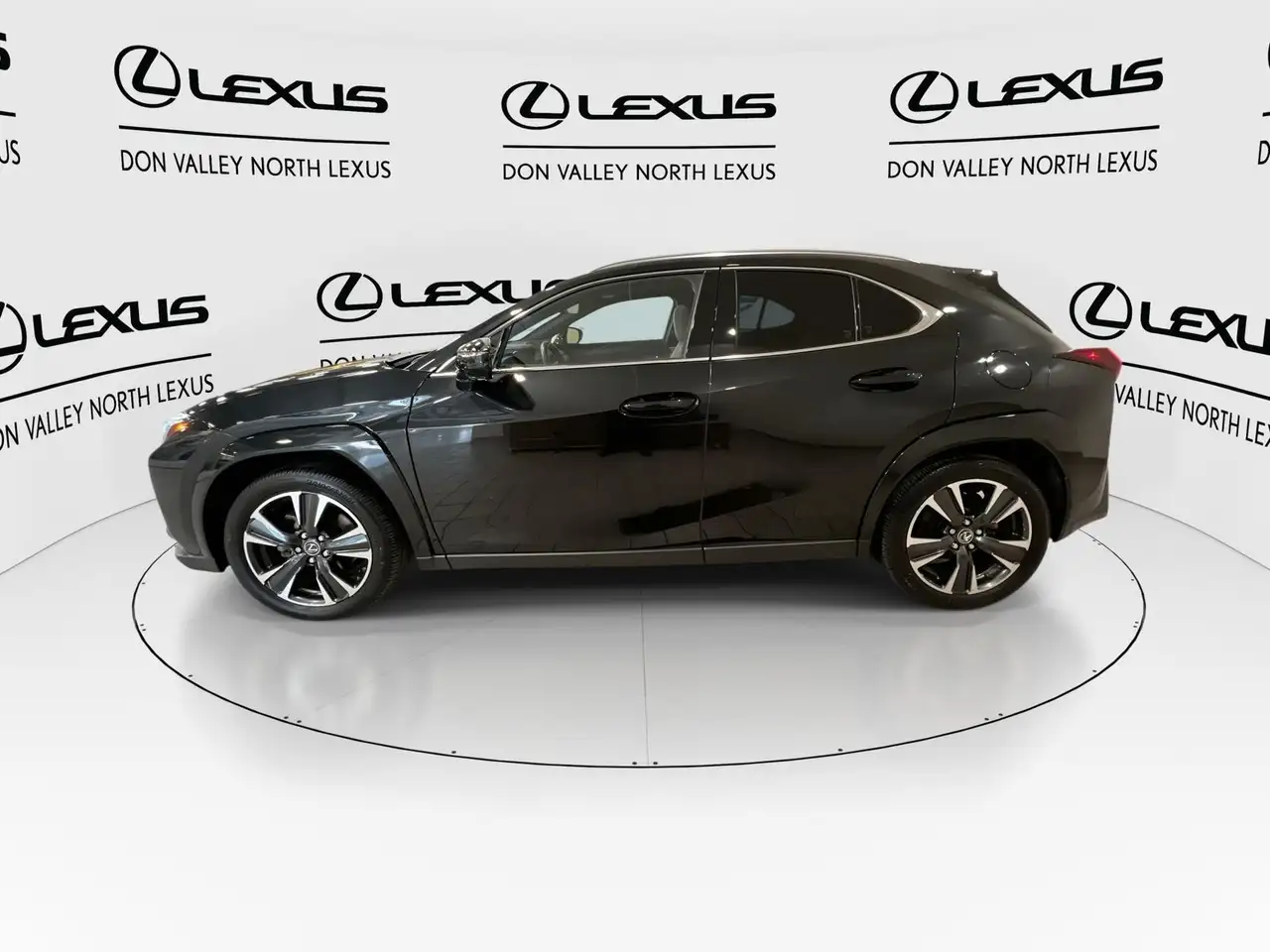 Lexus UX photo Lexus UX
