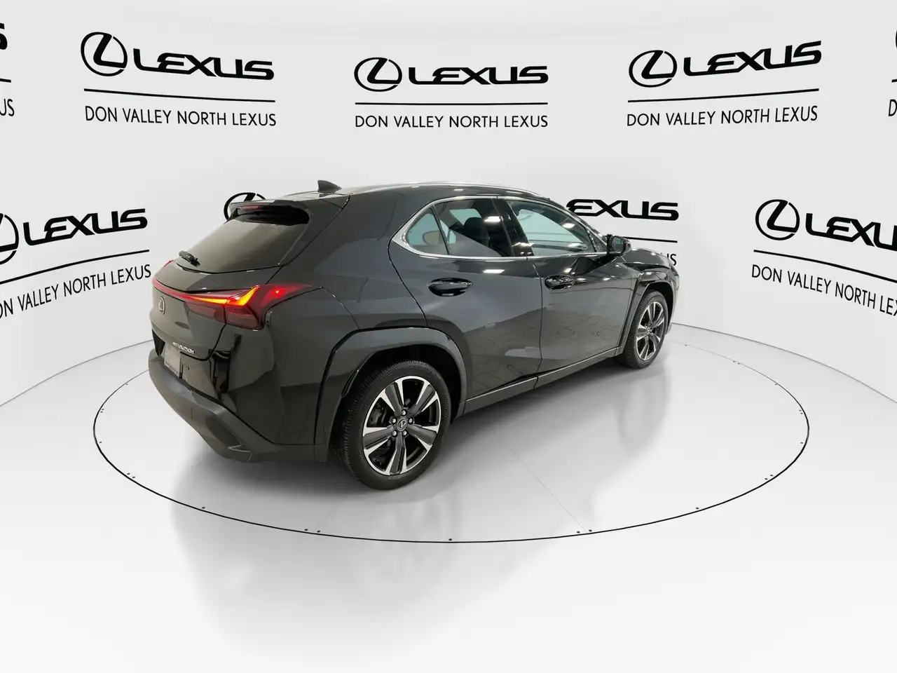 Lexus UX photo Lexus UX