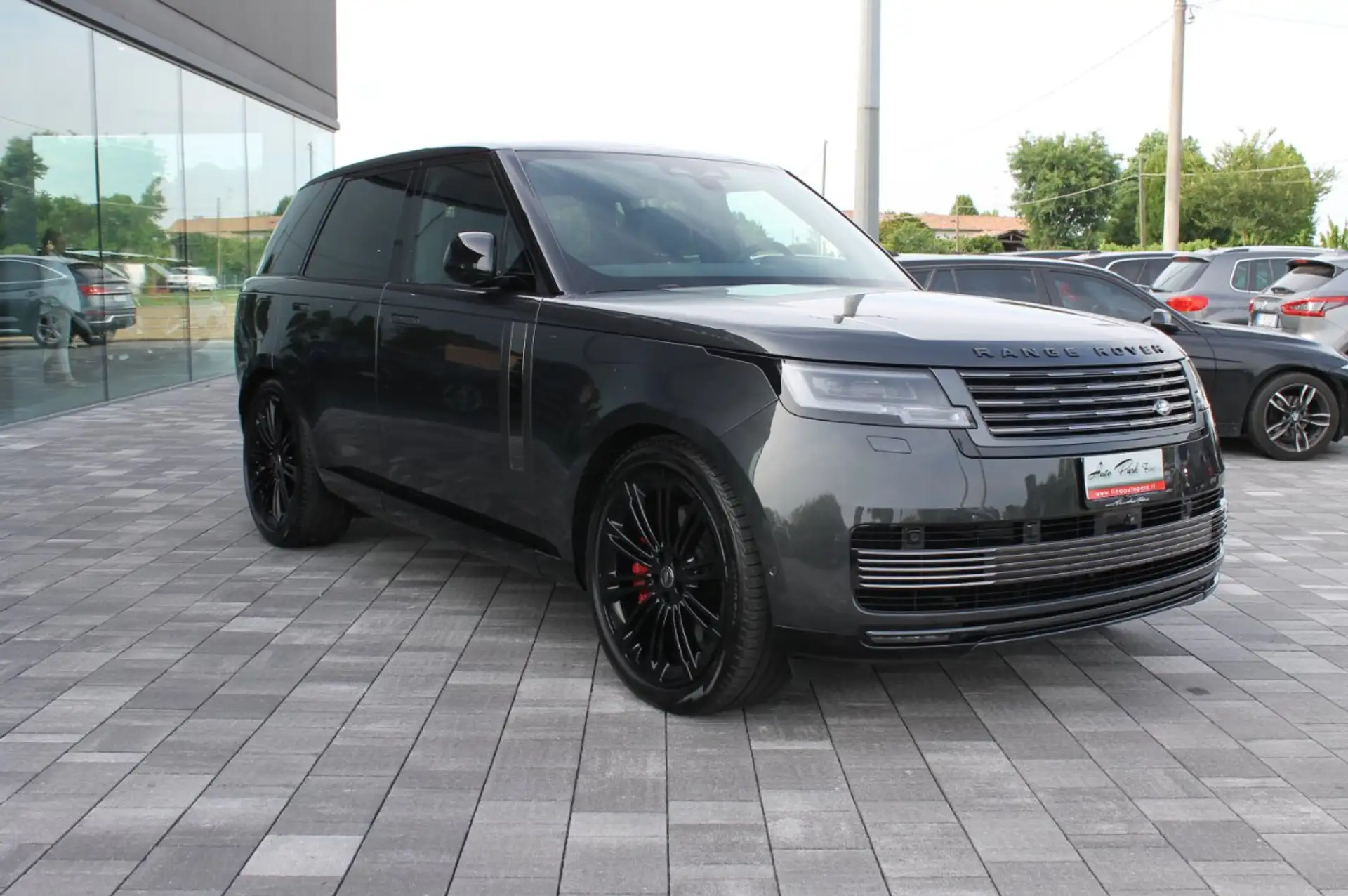 랜드로버 레인지로버 4.4 Mild Hybrid 2025 건메탈 사진 3