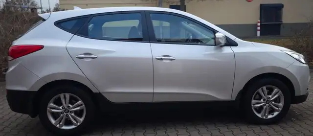 Hyundai ix35 view 5