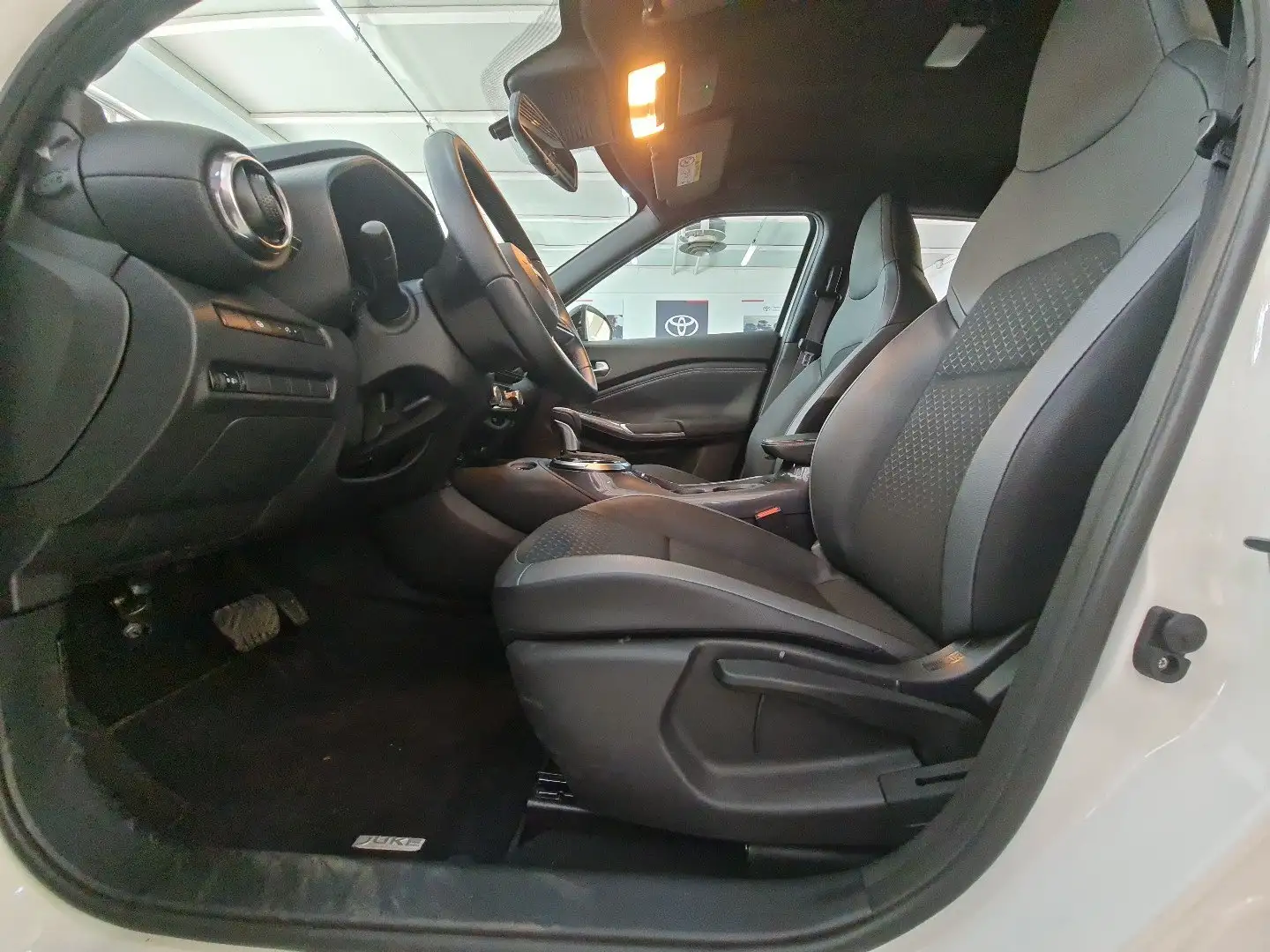 Nissan Juke 1.6 HEV N-Connecta Weiß - 2