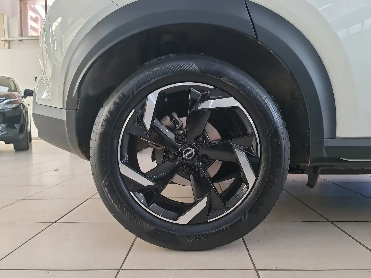Nissan Juke 1.6 HEV N-Connecta Weiß - 1