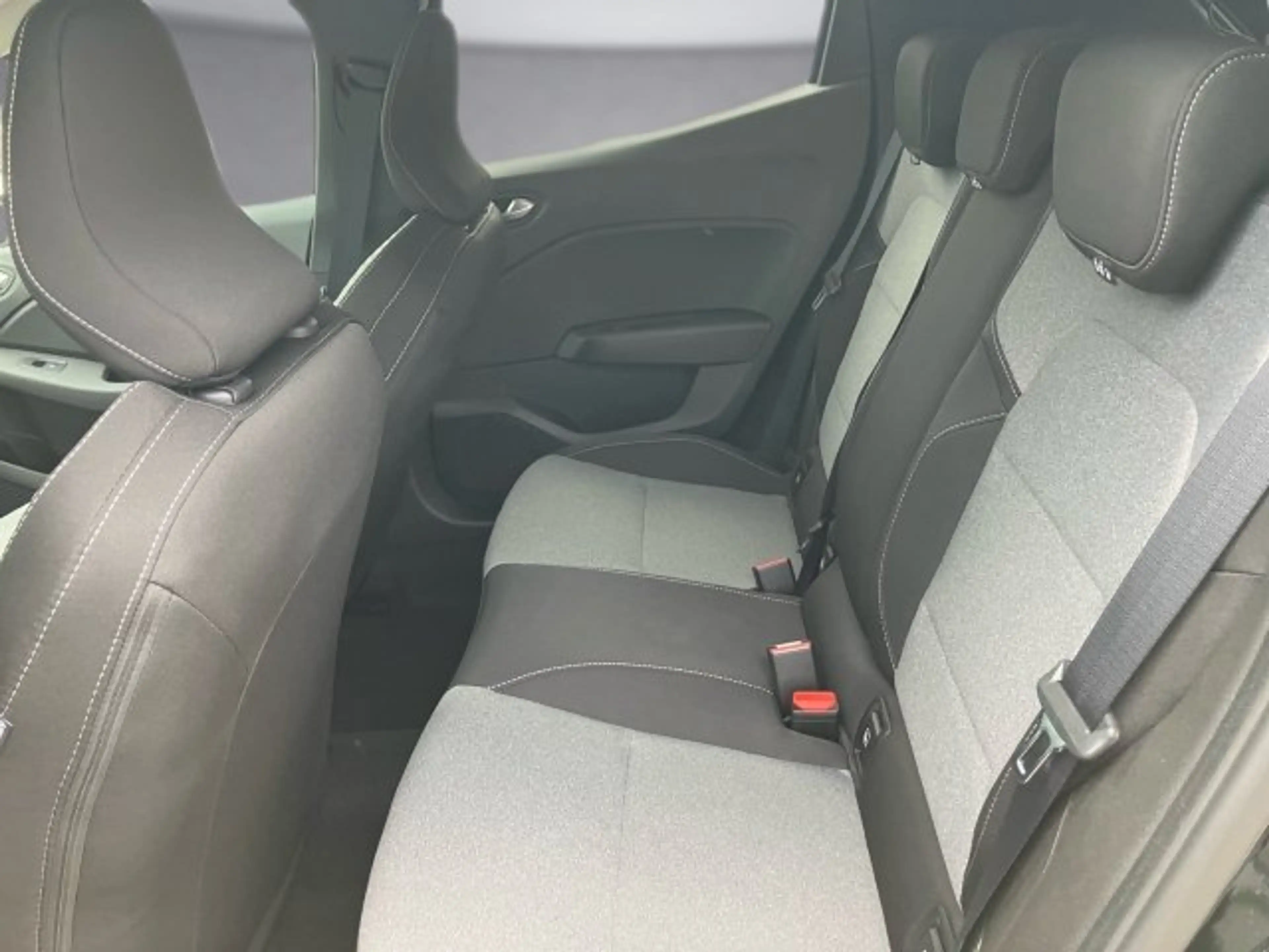 Mitsubishi Colt 1,6 HEV Invite S+C AT — photo 12