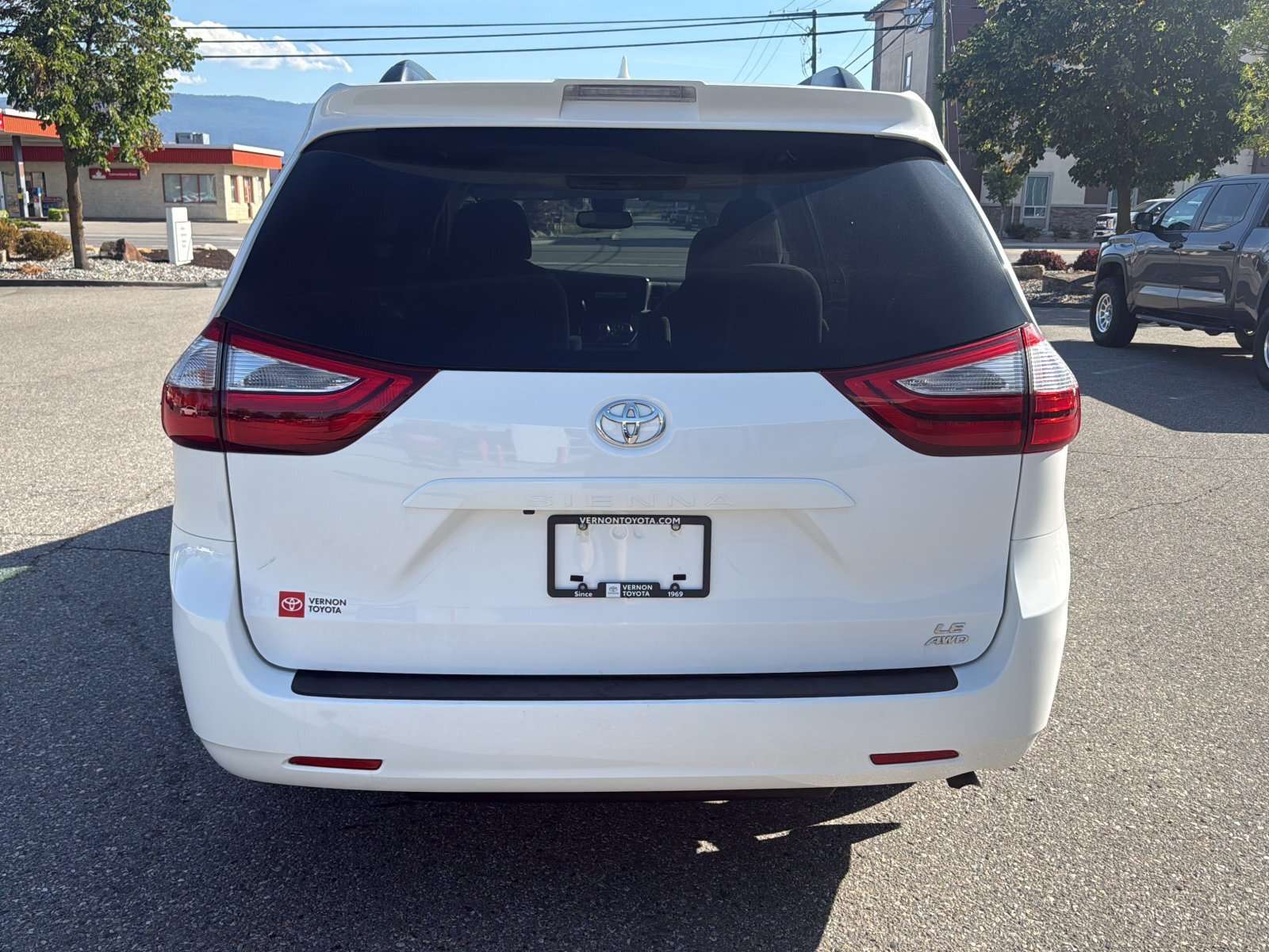 2018 Toyota Sienna LE AWD — снимка 1