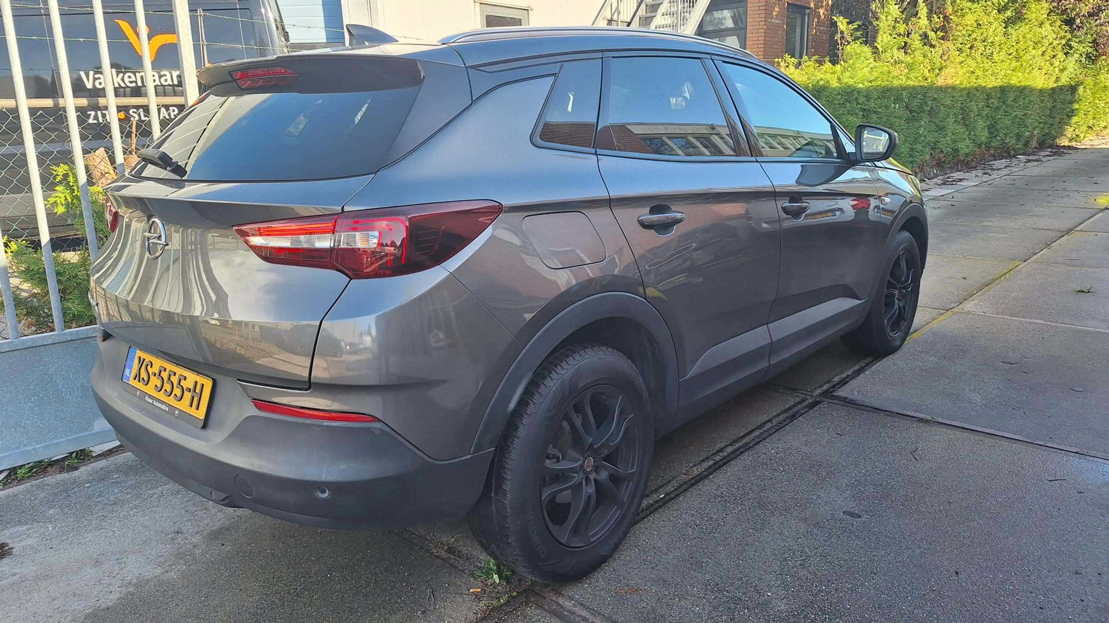 Opel Grandland X 1.2 Turbo Business + — photo 3