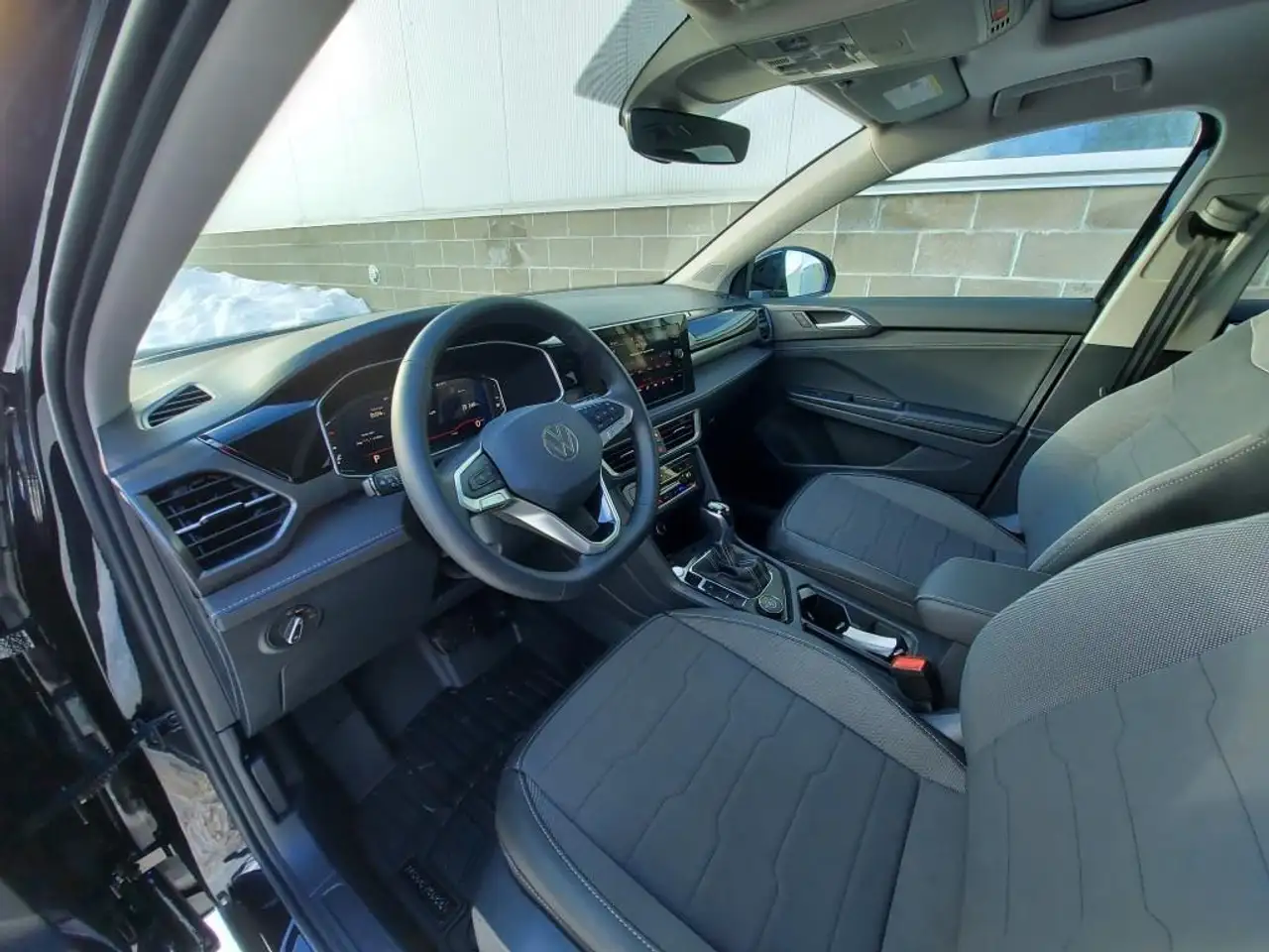 Volkswagen Taos photo Volkswagen Taos