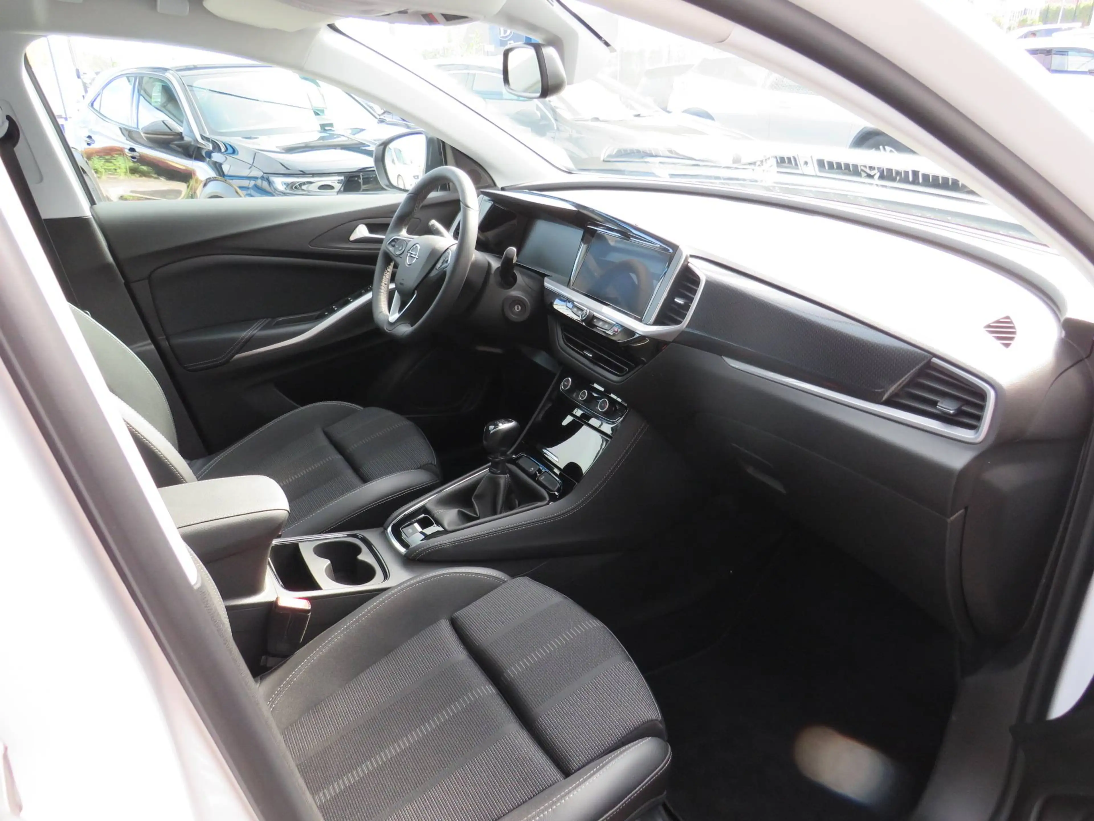 Opel Grandland GS LED Navi 360°-RFK LMF Teilleder — photo 12
