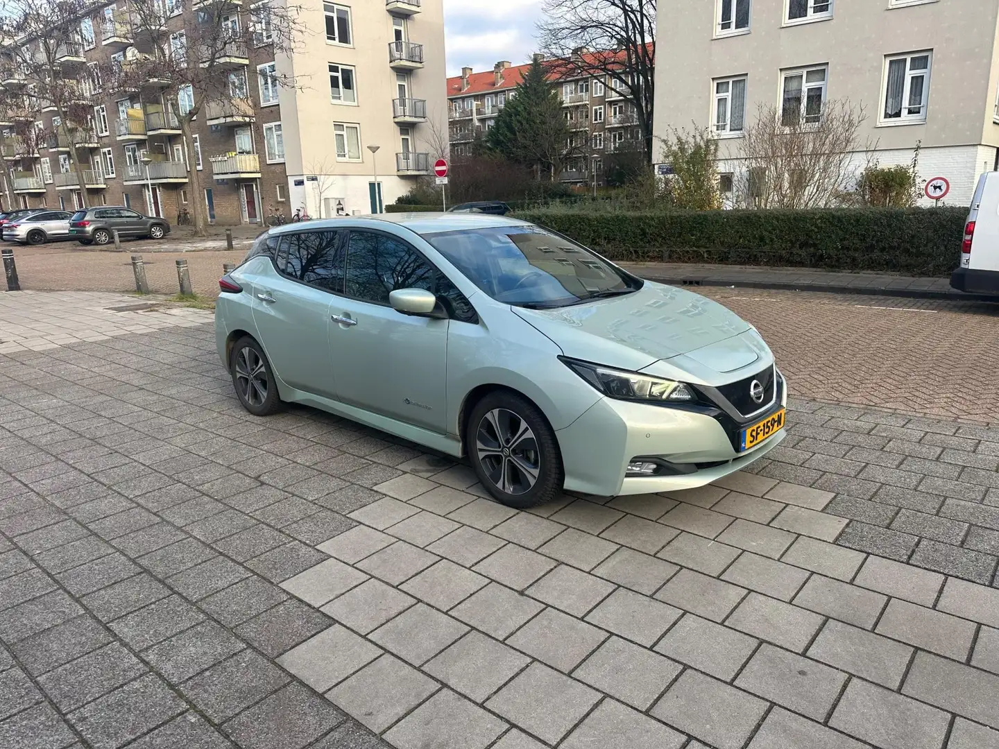 Nissan Leaf 2.ZERO EDITION 40 kWh 1-eigenaar Cruise Camera Grau - 2