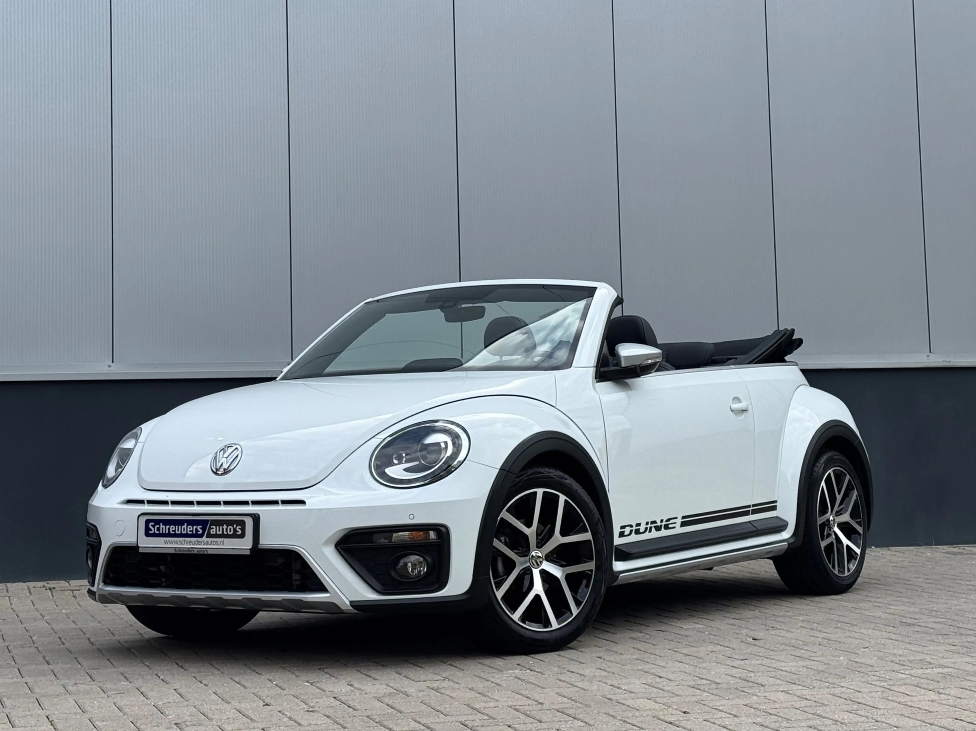 Volkswagen Beetle Cabriolet 1.2 TSI DUNE. 29.922 Km / Org NL / 1 Eig