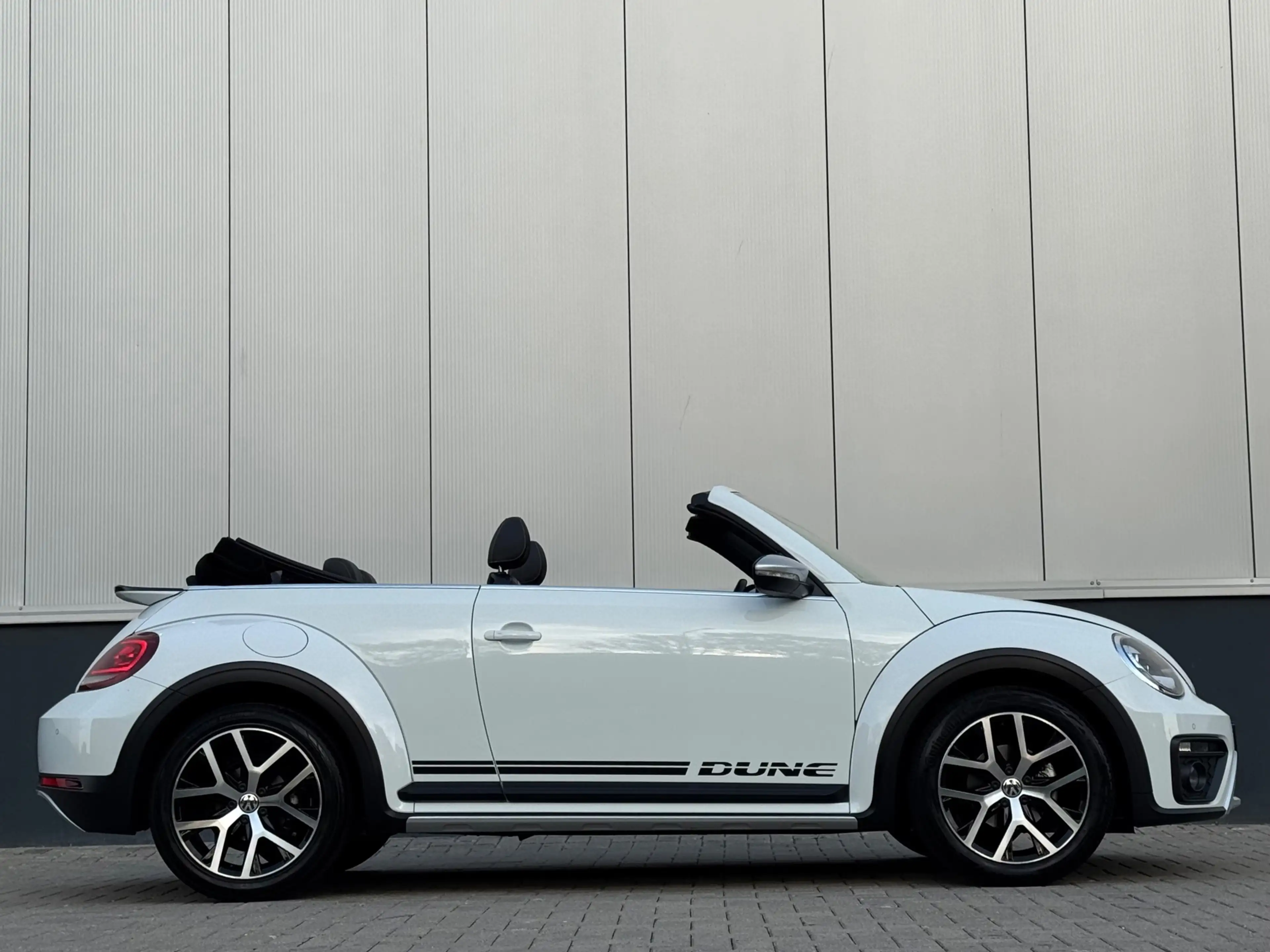 Volkswagen Beetle Cabriolet 1.2 TSI DUNE. 29.922 Km / Org NL / 1 Eig — photo 10