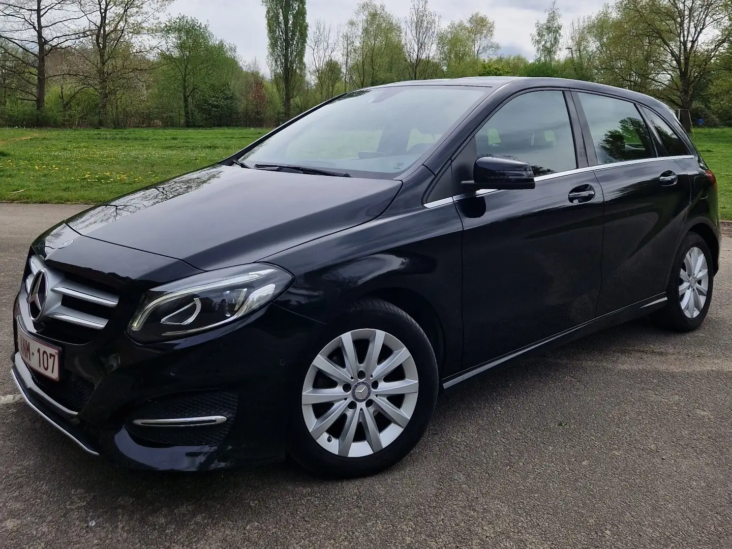 Mercedes-Benz B 180 Navi*Leder*Led lights*autoparking* - 1