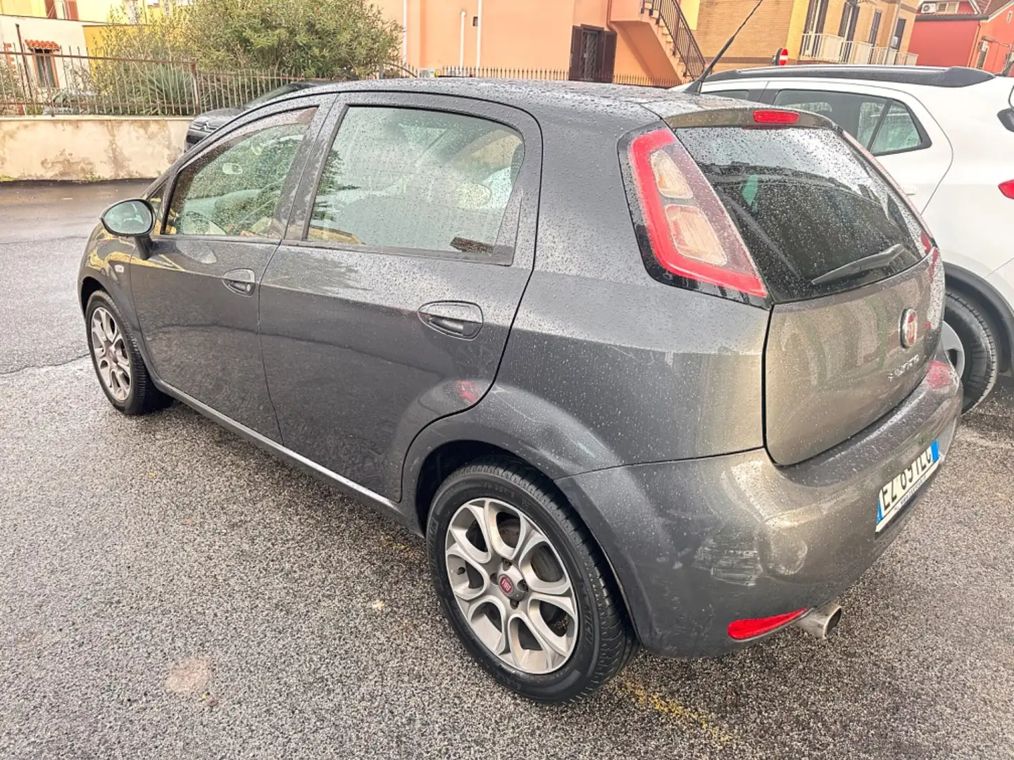 Fiat Punto Punto III 2012 5p 1.3 mjt II 16v Lounge 75cv E5+ Gris - 2