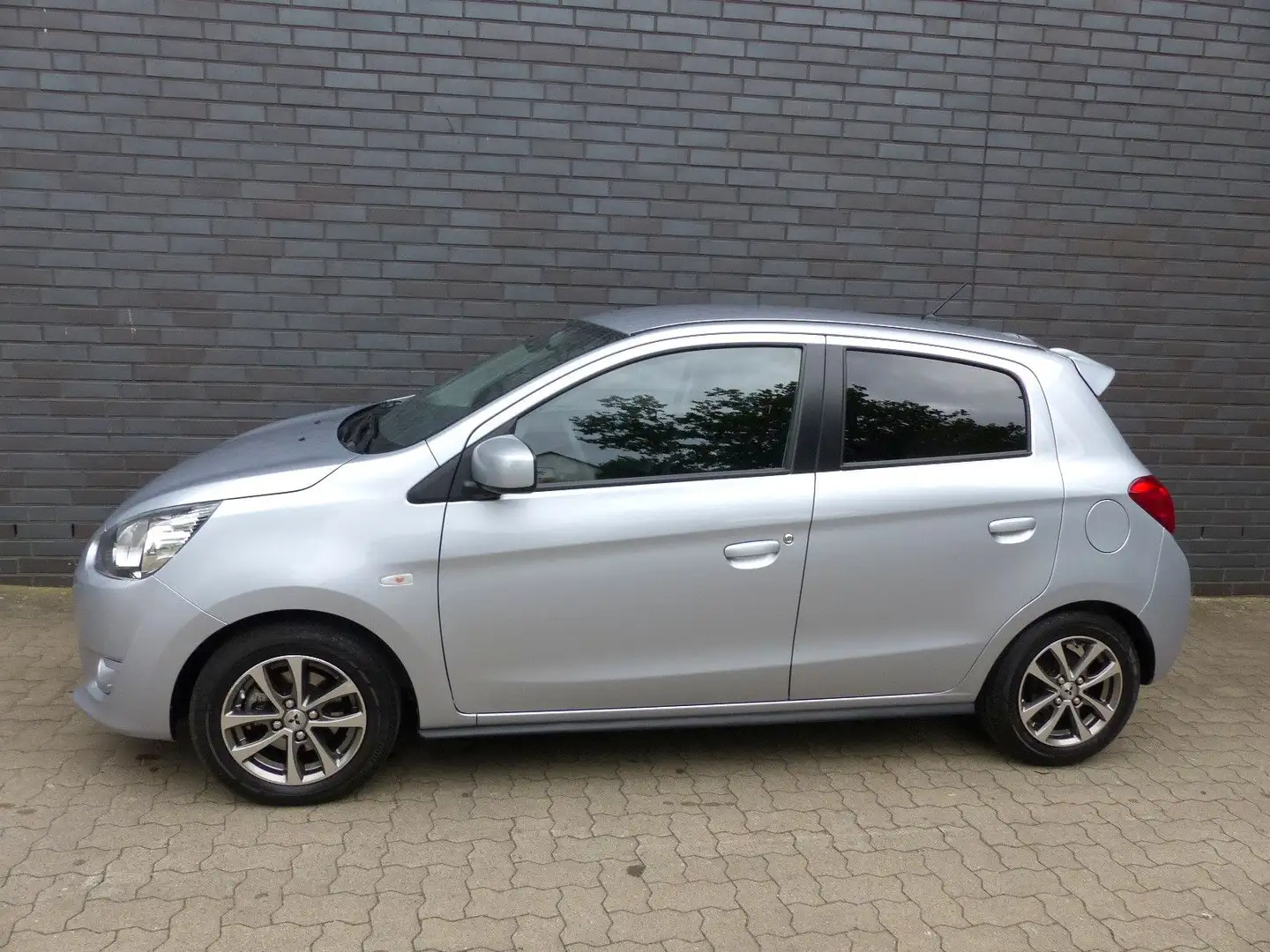 Mitsubishi Space Star Klassik Kollektion+ Automatik/Klima Silber - 1
