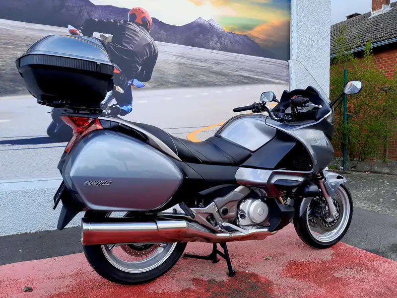 Honda NT 700 - foto 2