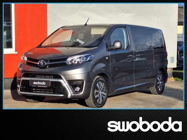 Toyota Proace Verso 2,0 Family+ *AHK* *8-Fach*