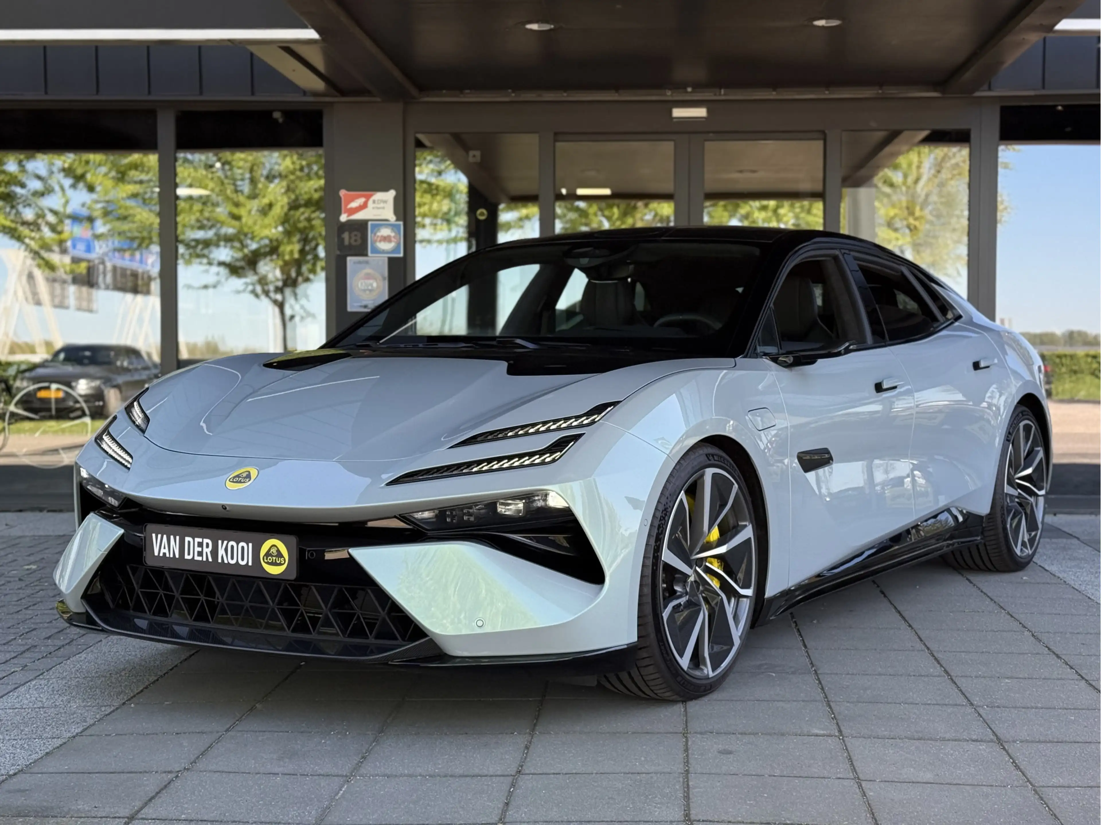Lotus Emeya R 102 kWh Keramische remmen ALLE opties