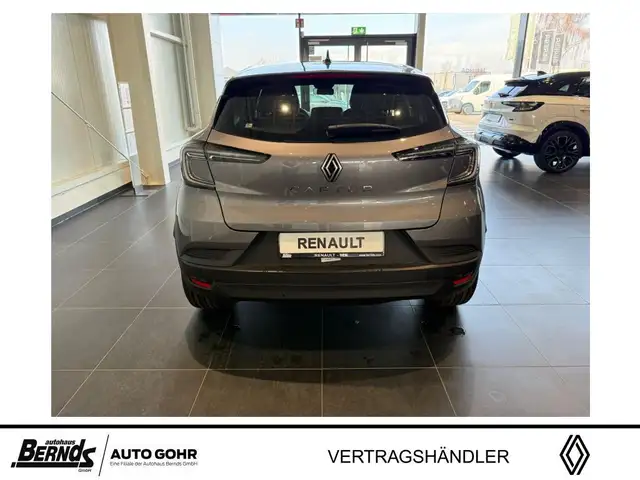 Renault Captur view 3