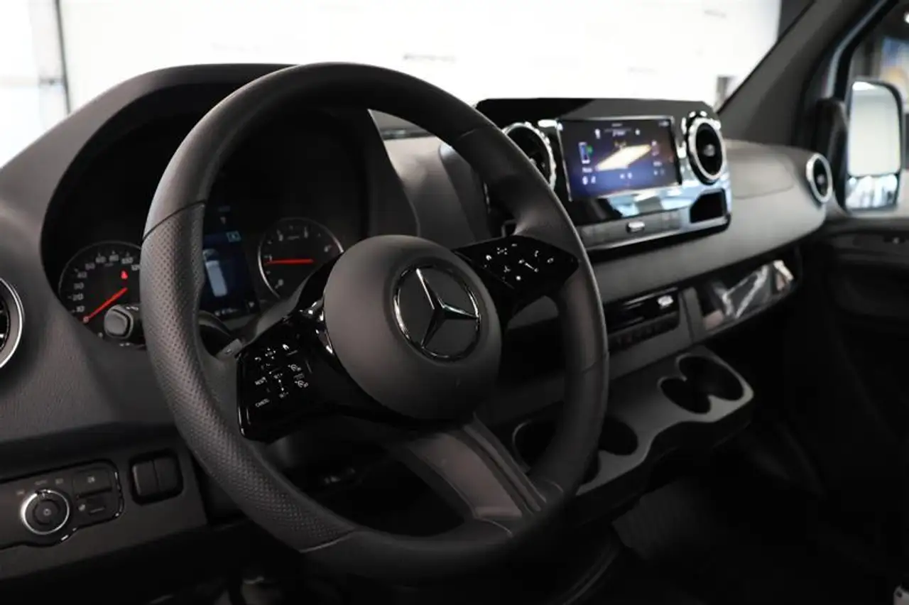 Mercedes-Benz Sprinter снимка Mercedes-Benz Sprinter