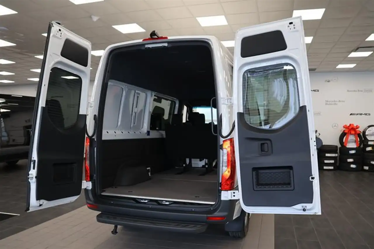 Mercedes-Benz Sprinter снимка Mercedes-Benz Sprinter