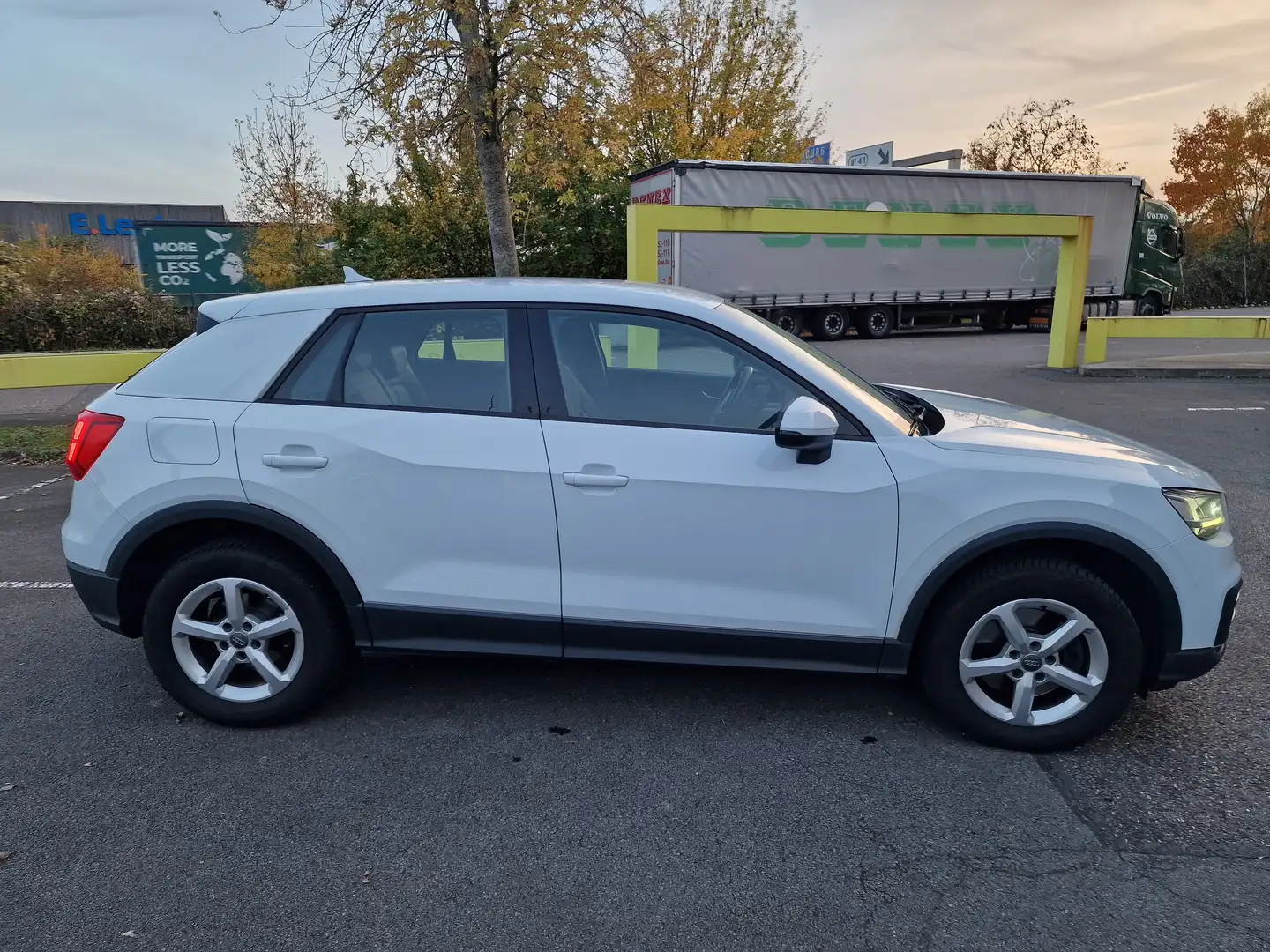 Audi Q2 Q2 2.0 TDI quattro S tronic sport Blanc - 2