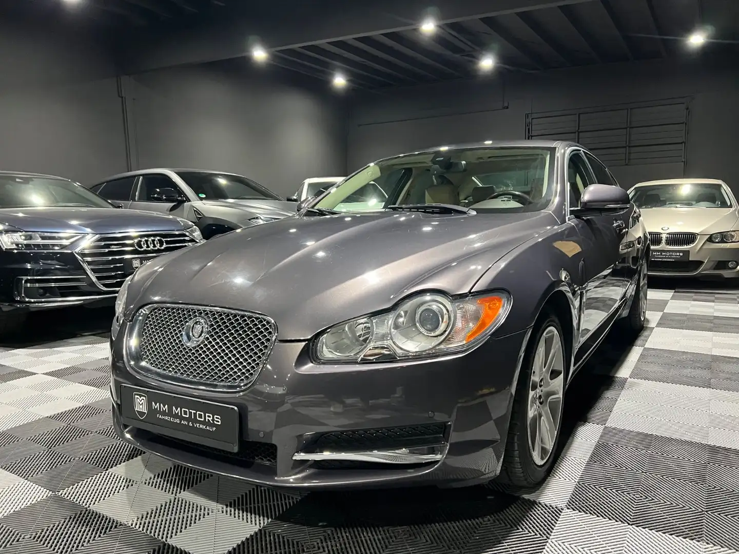 Jaguar XF 3.0 V6 Premium Luxury*Automatik*Kamera*Leder* Grau - 1