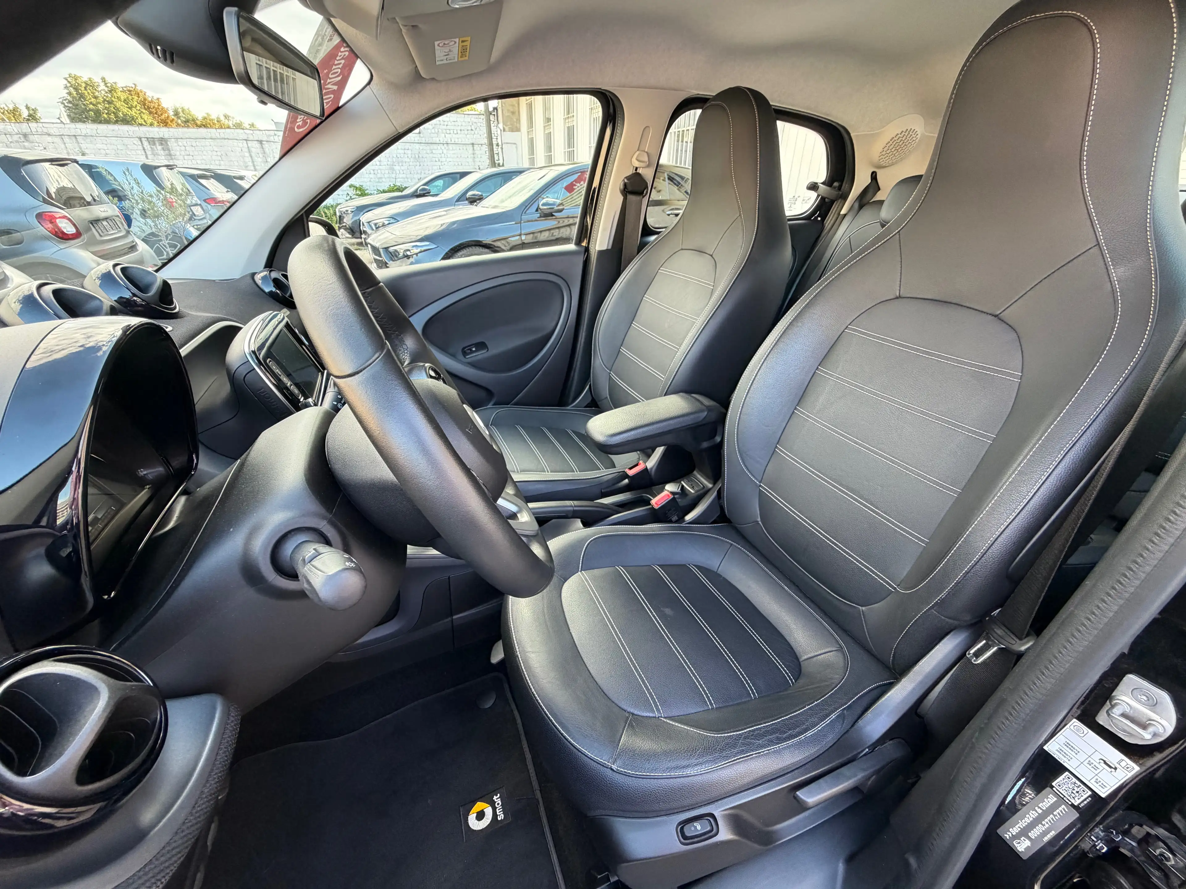 smart forFour Prime_Turbo 66kW90Ps_Leder_Rückfahrkamera_LED — photo 13