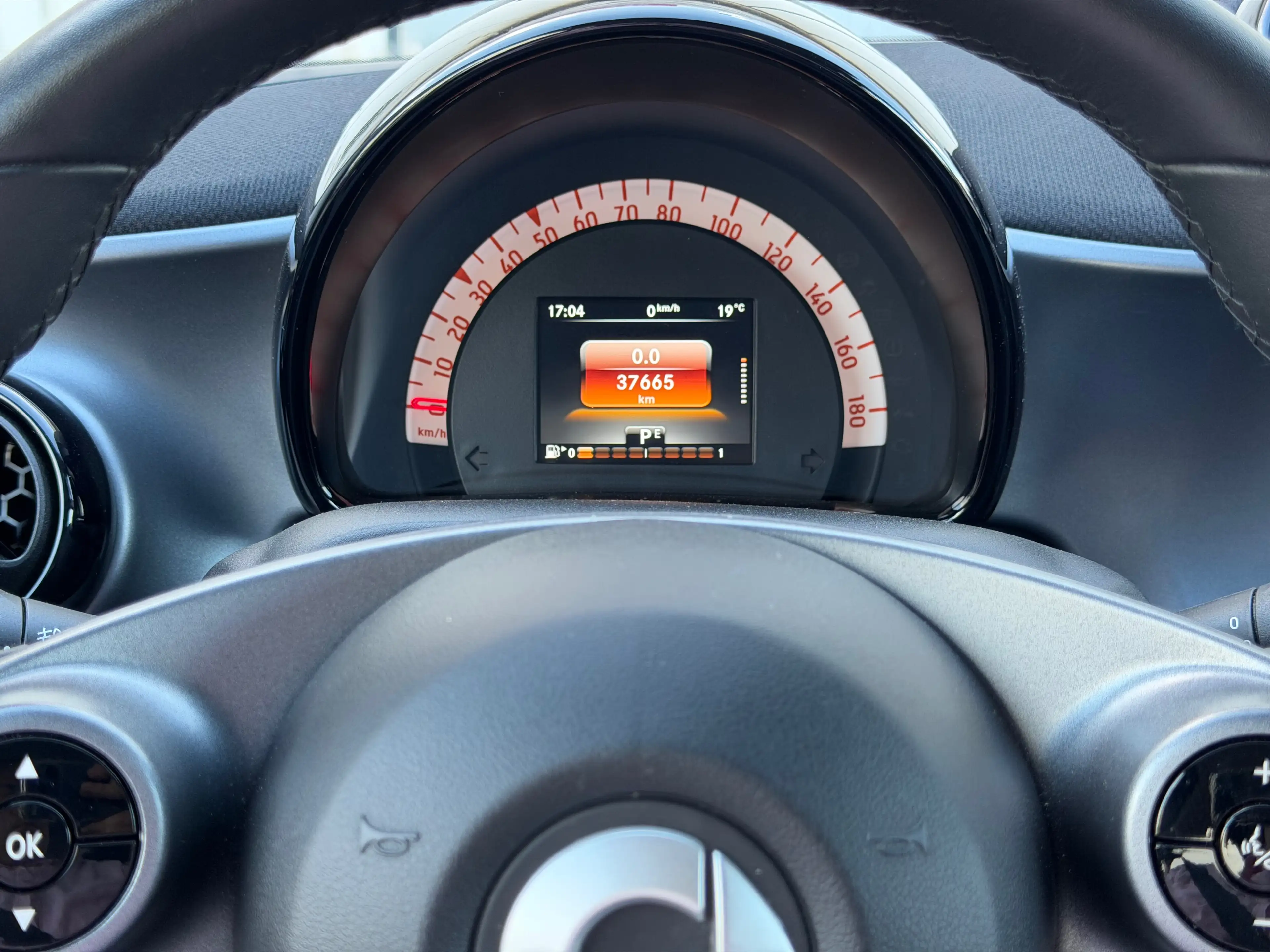 smart forFour Prime_Turbo 66kW90Ps_Leder_Rückfahrkamera_LED — photo 12