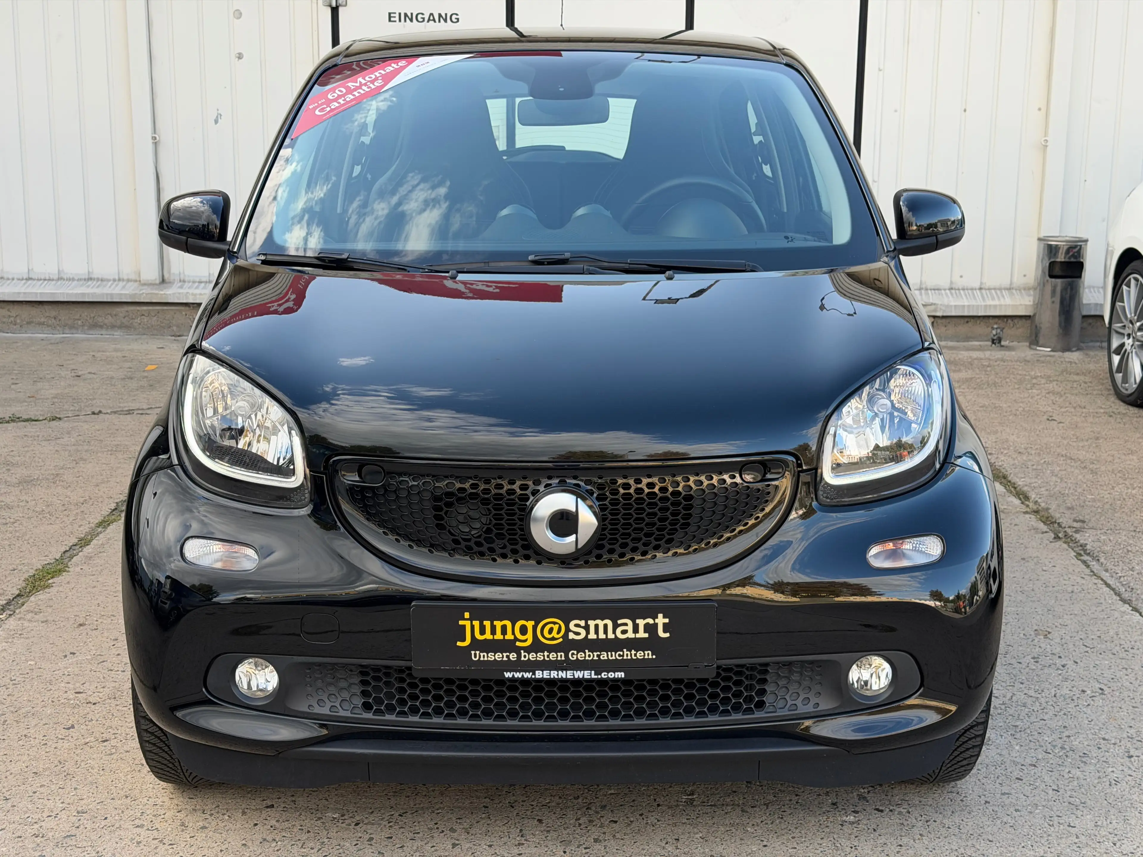 smart forFour Prime_Turbo 66kW90Ps_Leder_Rückfahrkamera_LED — photo 2