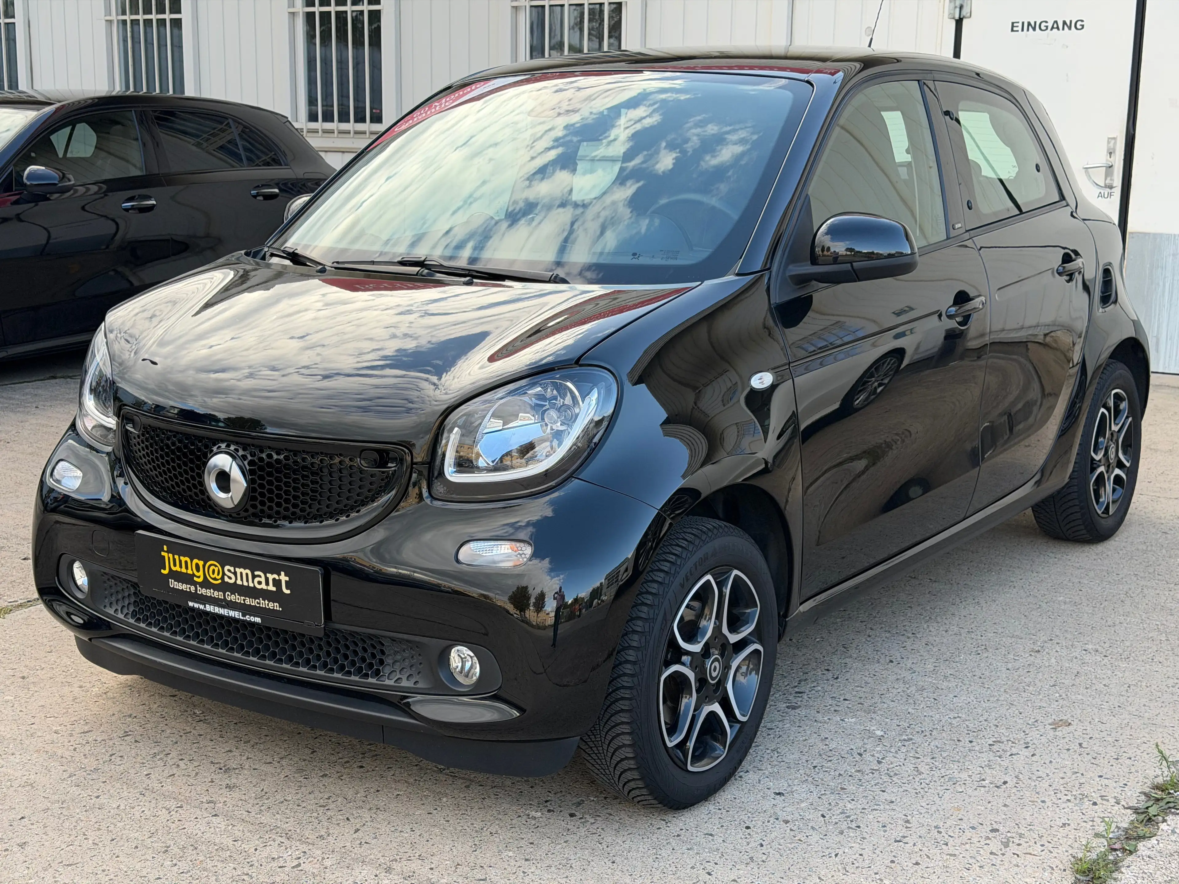 smart forFour Prime_Turbo 66kW90Ps_Leder_Rückfahrkamera_LED