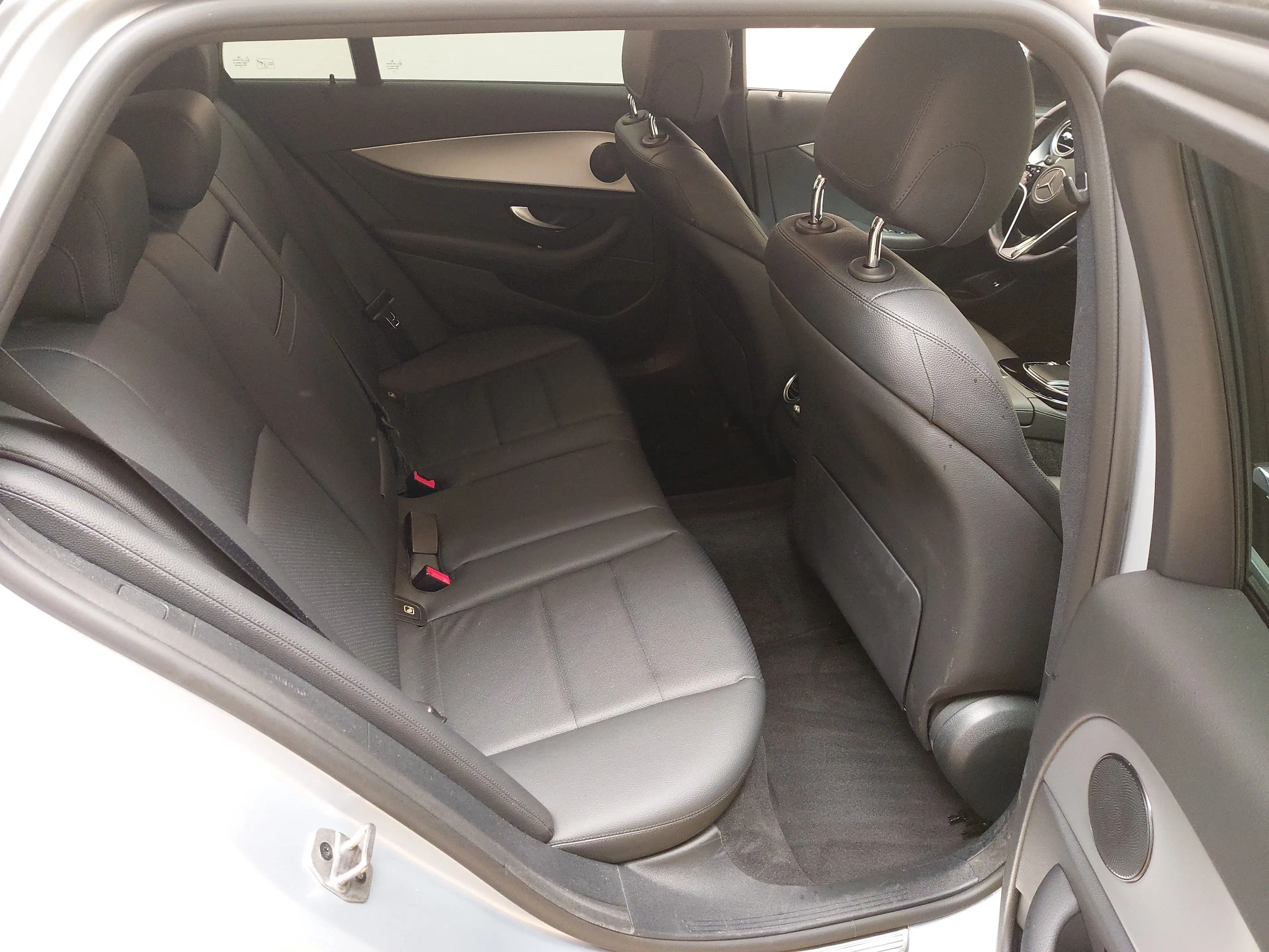 Mercedes-Benz E 220 d T Avantgarde T-Leder Navi LED Widescreen KLIMAAUT RADIO MFL — photo 12