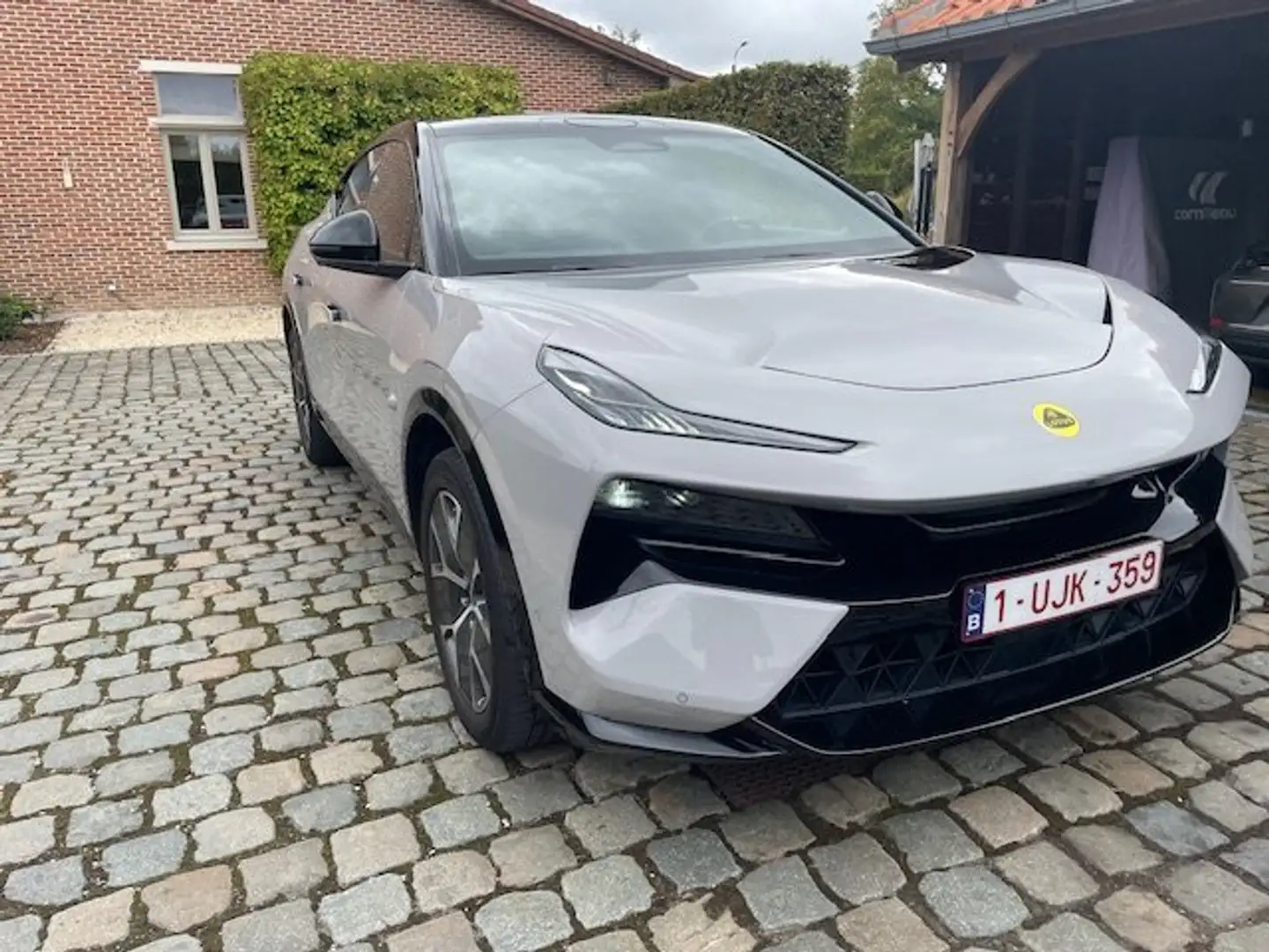 Lotus Eletre Eletre EDS 450 Base Grijs - 2