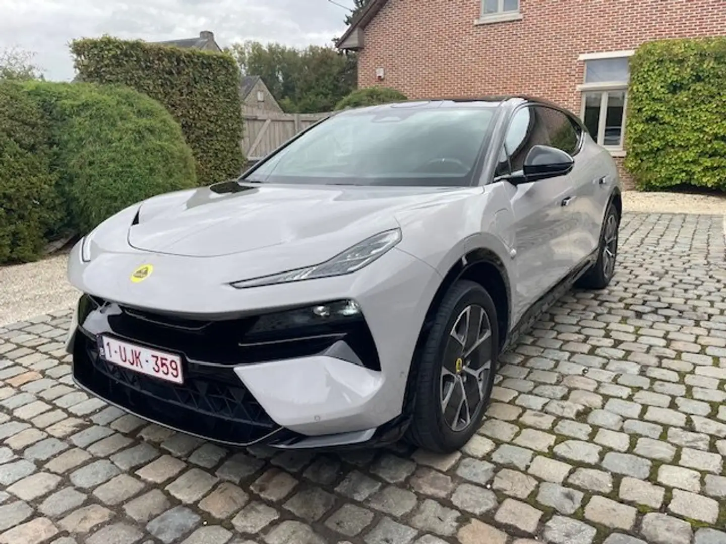 Lotus Eletre Eletre EDS 450 Base Grijs - 1