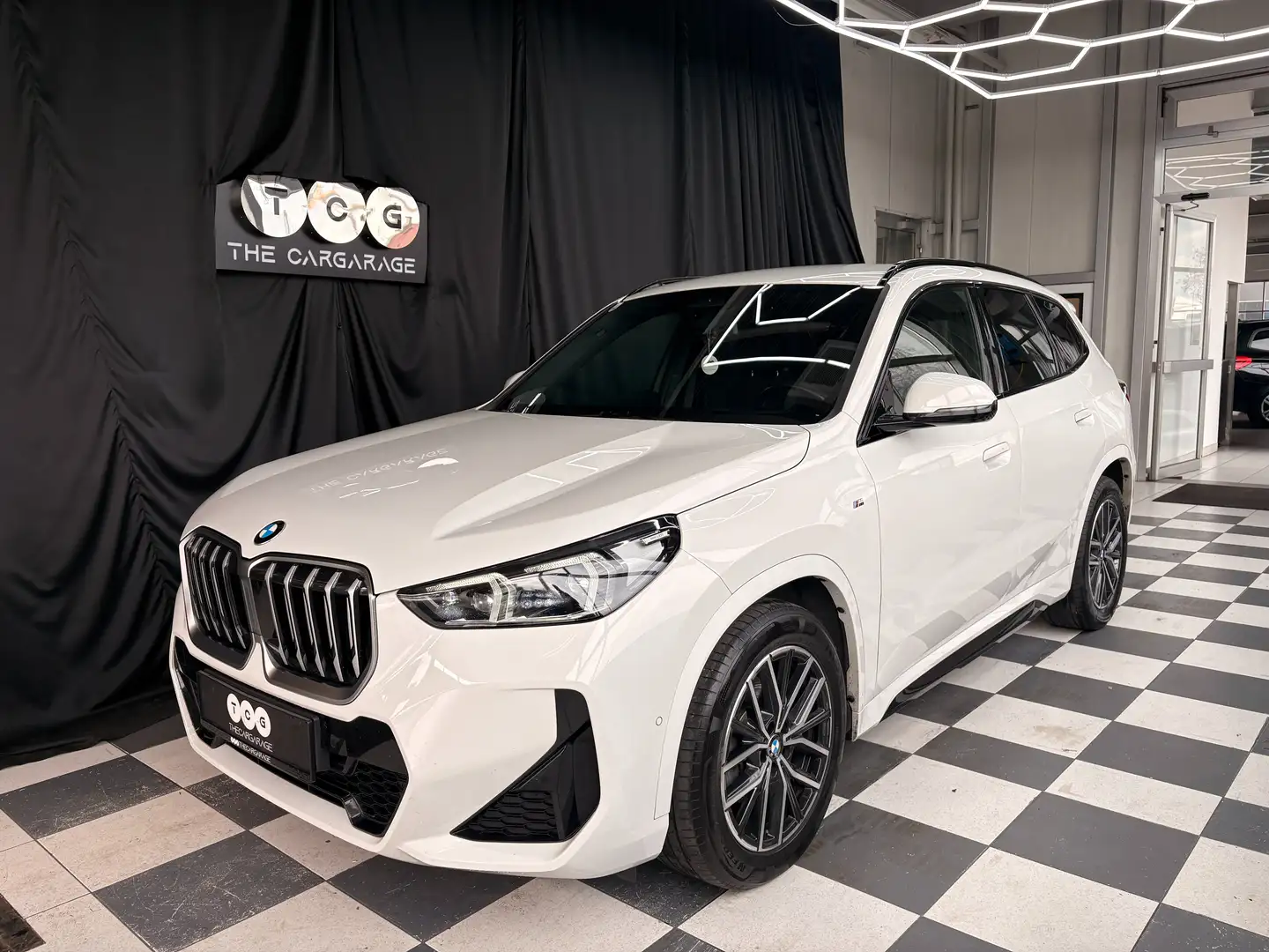 BMW X1 18 d sDrive M Sport 1.Besitz Weiß - 1