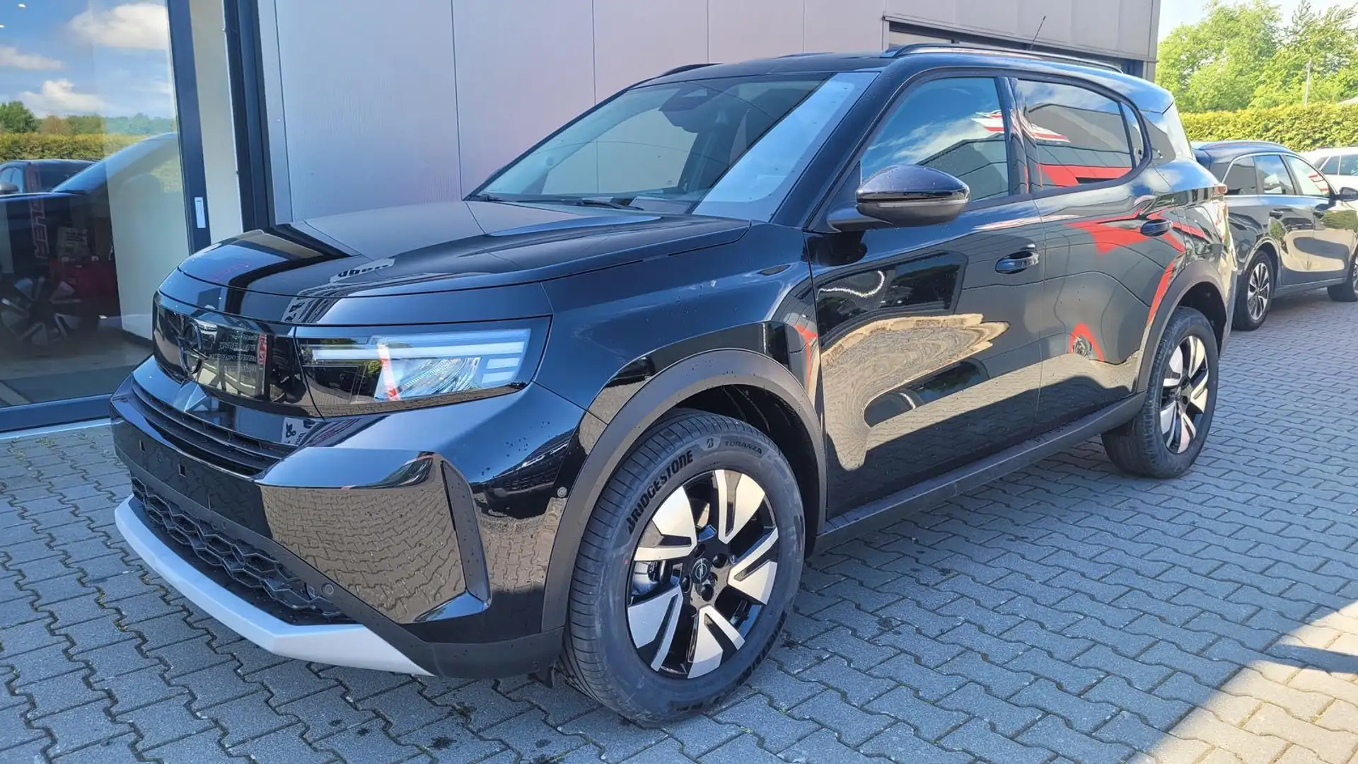 Opel Frontera Ultimate 1.2 107 kW Ultimate*7Sitze*LED*Navi*Sh... Schwarz - 1