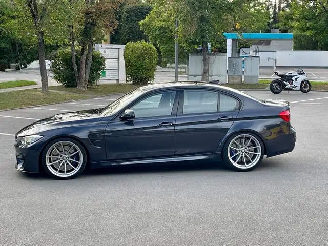 BMW M3 view 7