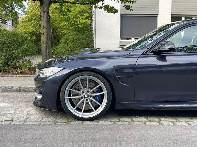 BMW M3 view 9