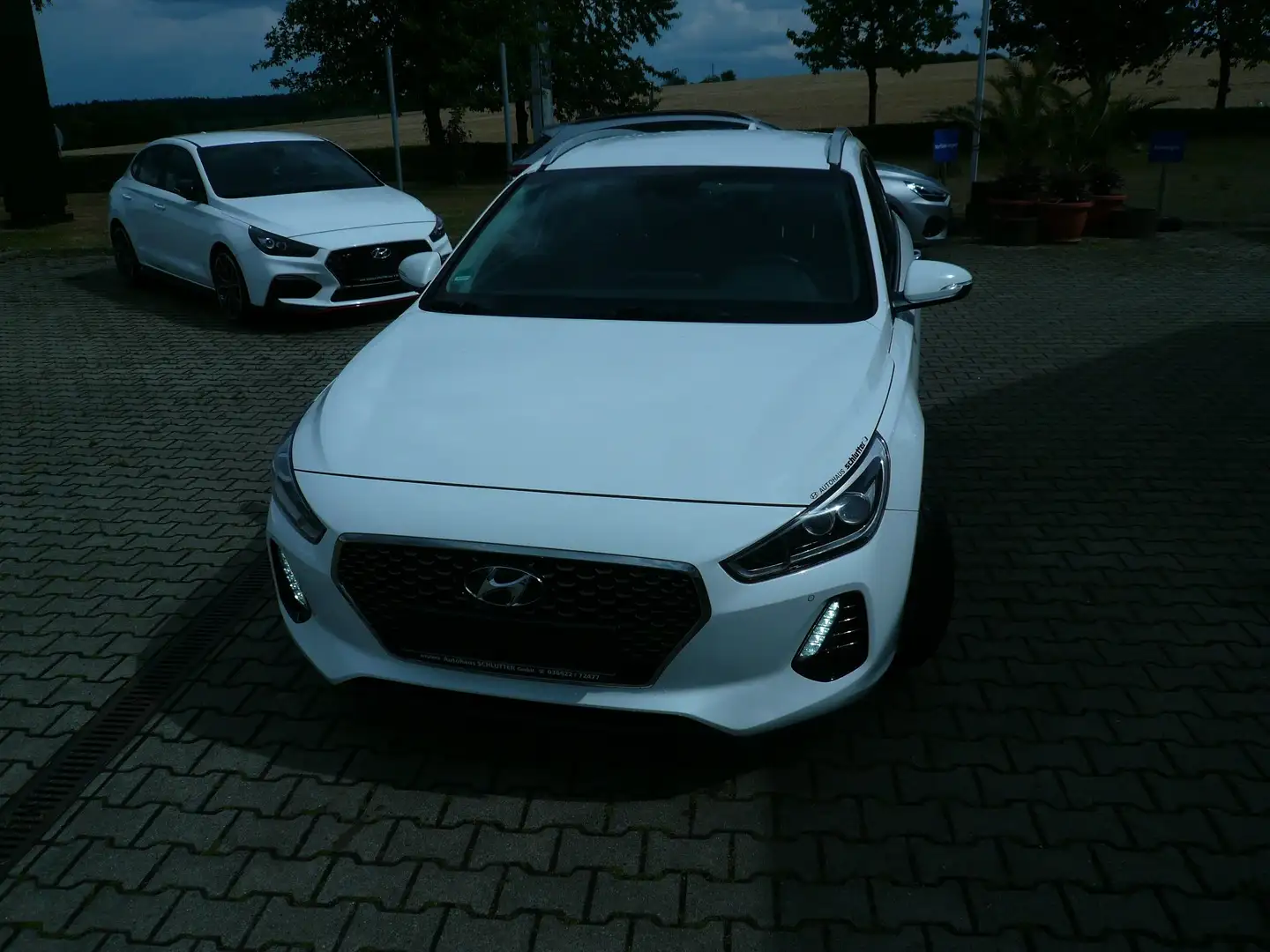 Hyundai i30 Kombi 1.6 CRDI Premium - Leder - LED - Navi - M+S Weiß - 2