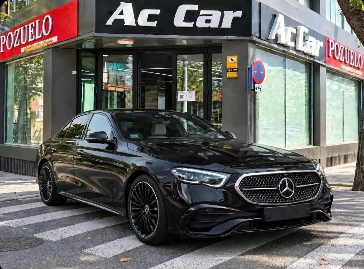 Mercedes-Benz E 220 d Negro - 1