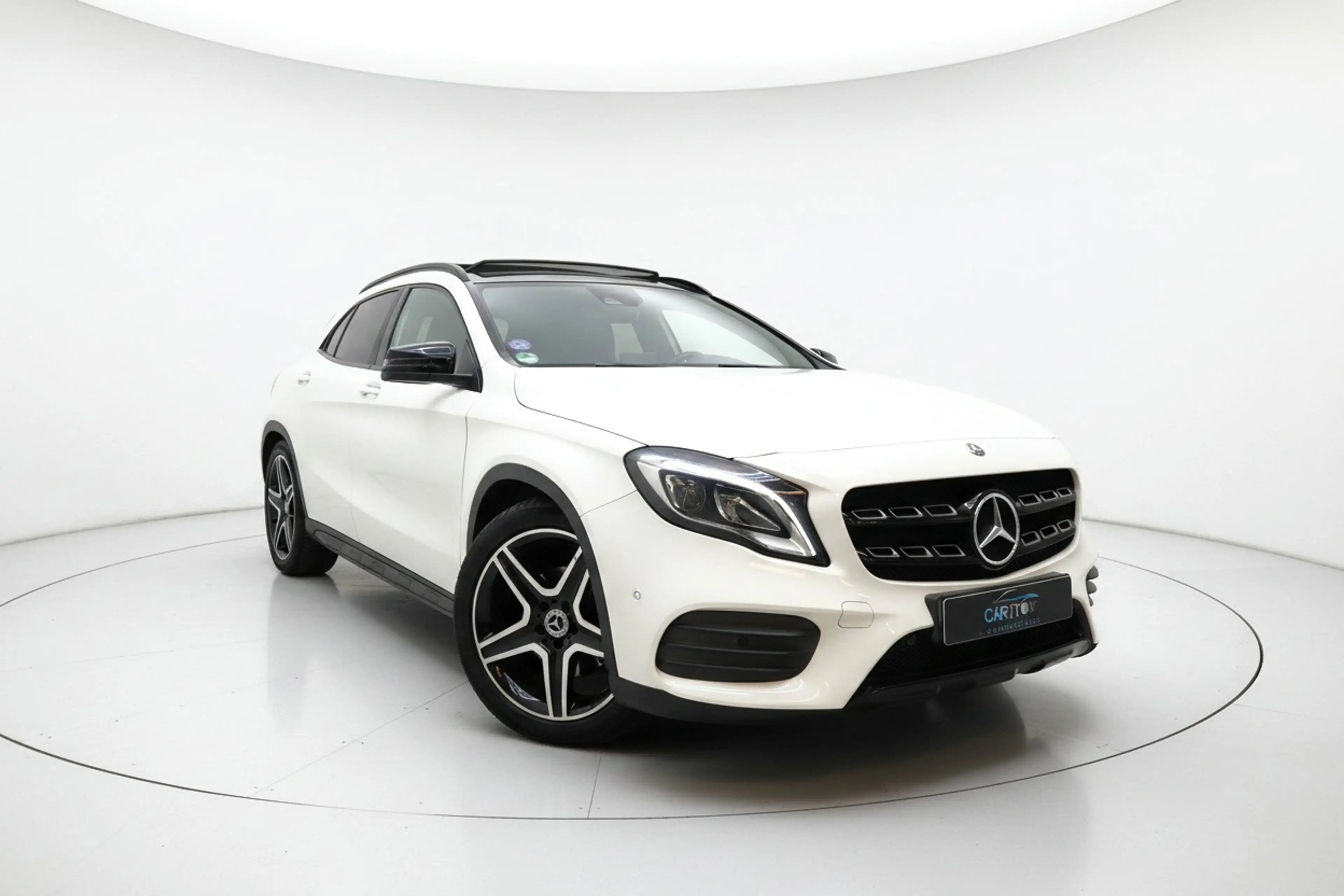 Mercedes-Benz GLA 180 AMG NIGHT PANO CAMERA LEER — photo 3