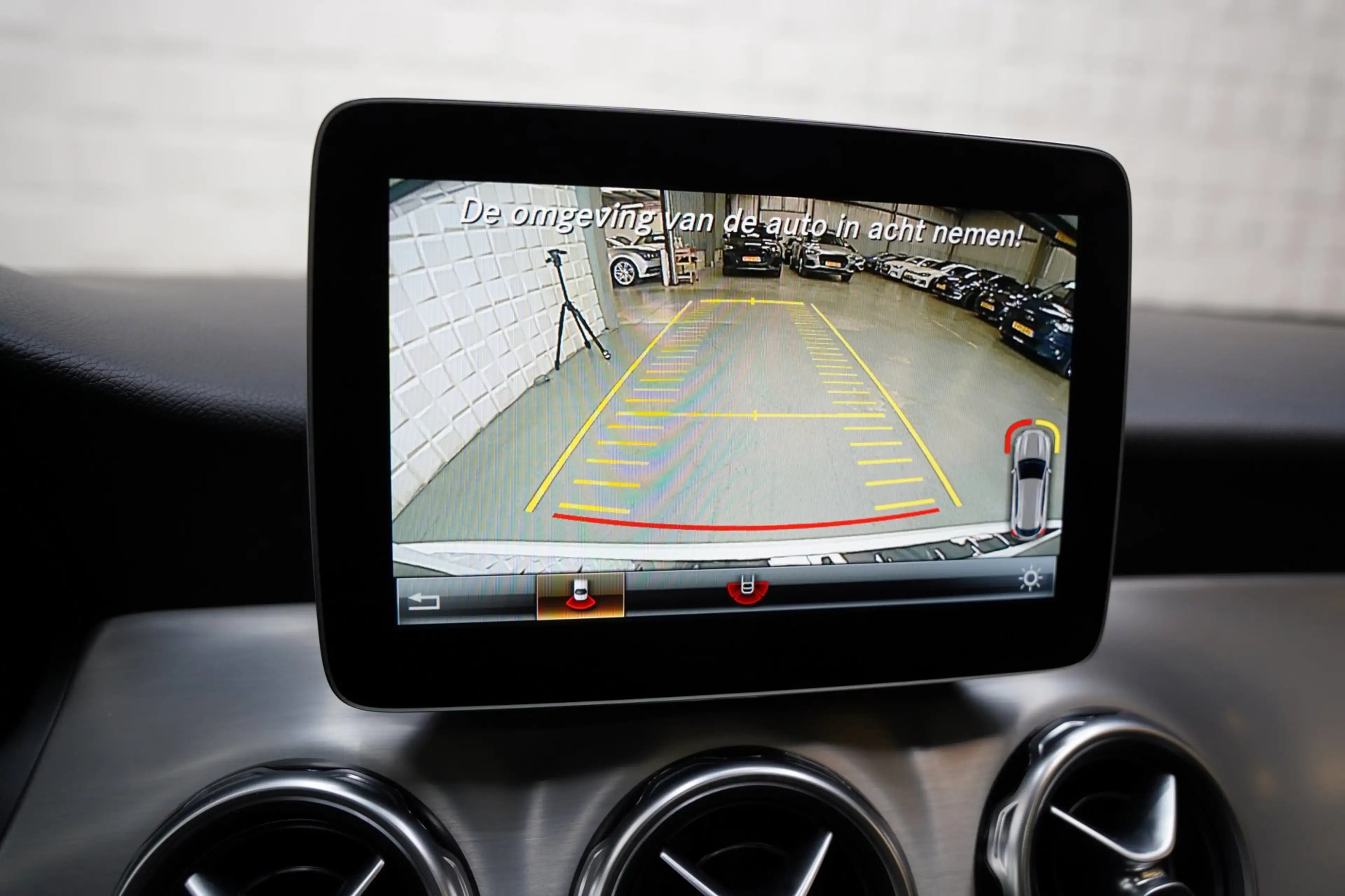 Mercedes-Benz GLA 180 AMG NIGHT PANO CAMERA LEER — photo 15