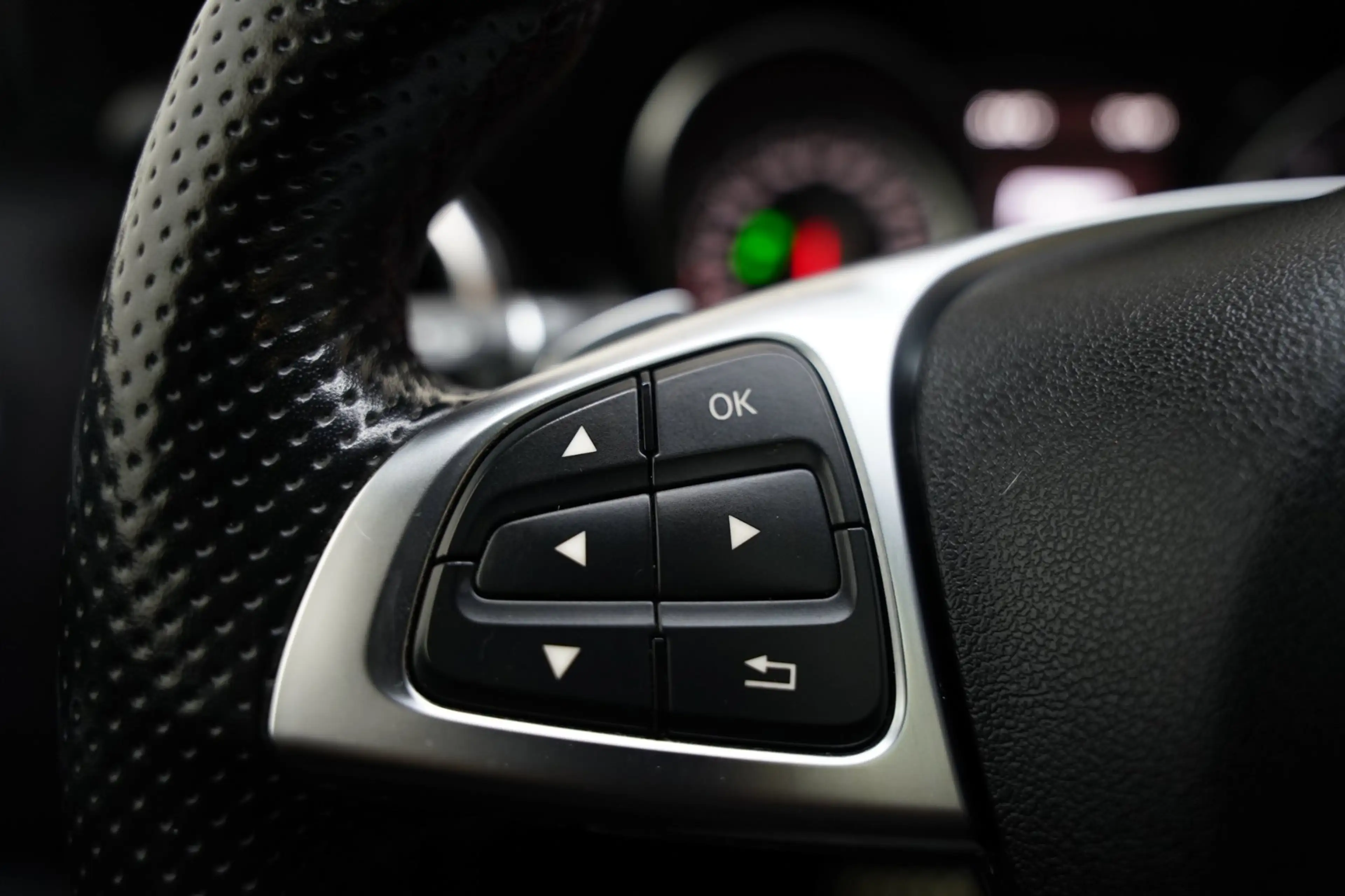 Mercedes-Benz GLA 180 AMG NIGHT PANO CAMERA LEER — photo 19