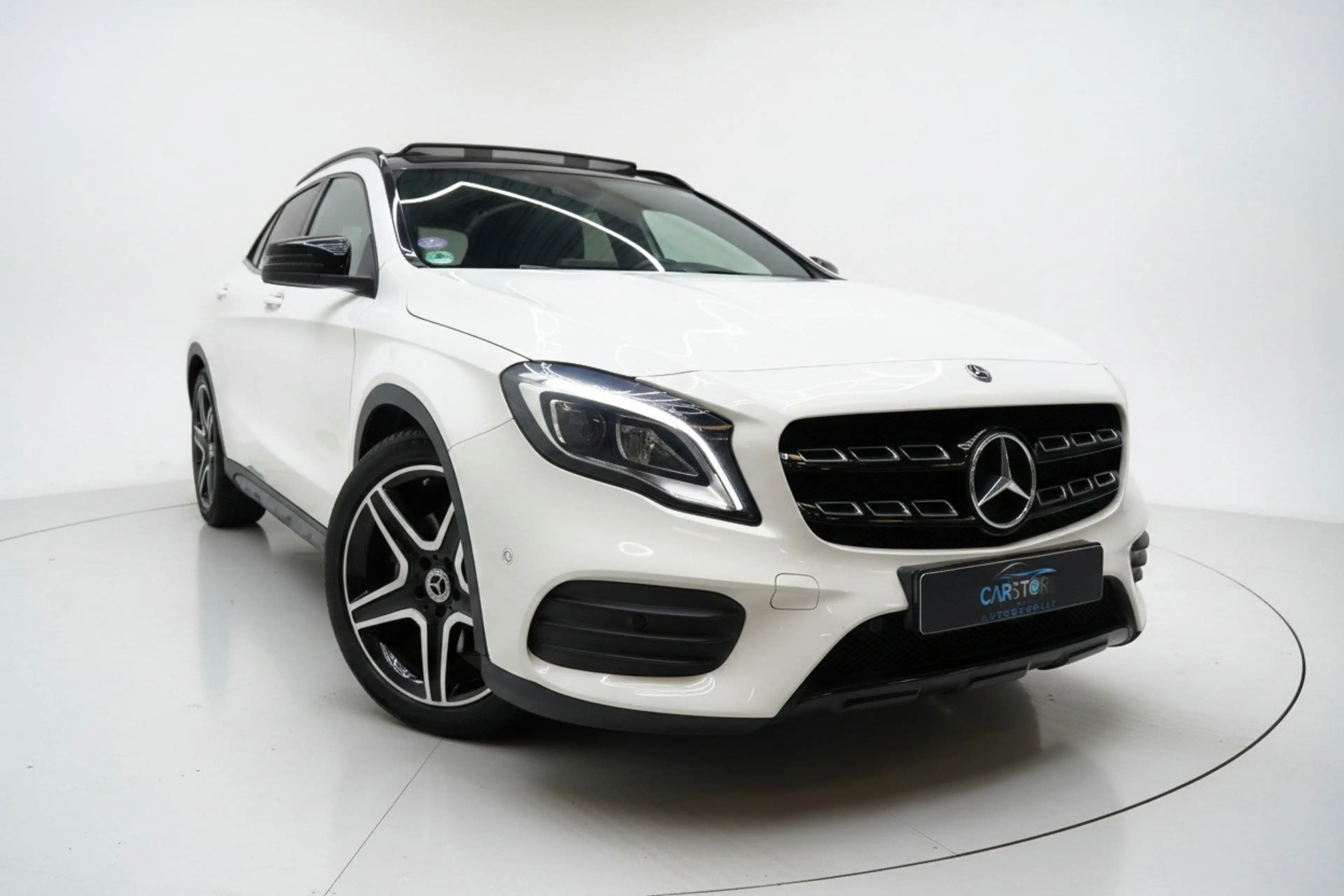 Mercedes-Benz GLA 180 AMG NIGHT PANO CAMERA LEER — photo 4