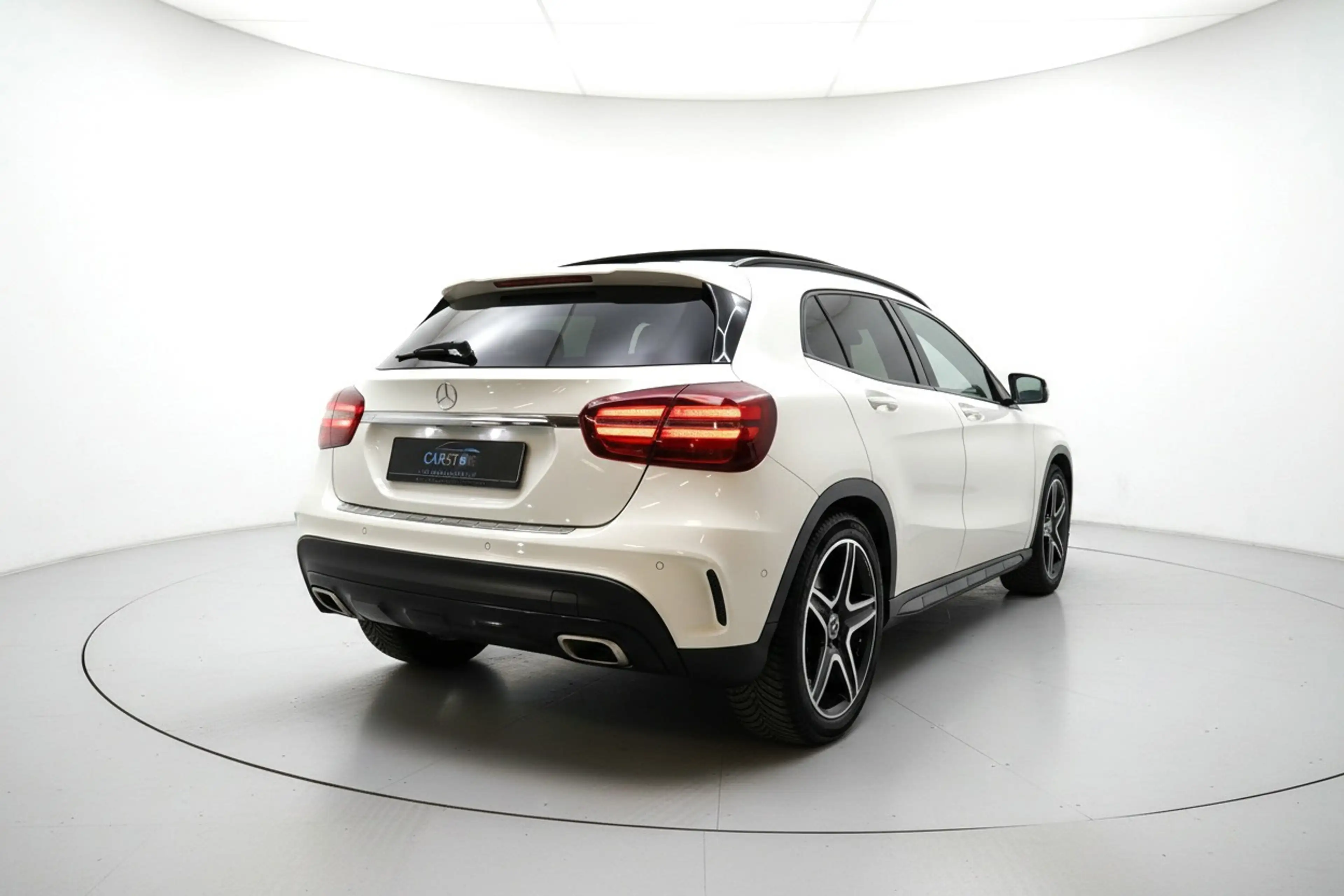 Mercedes-Benz GLA 180 AMG NIGHT PANO CAMERA LEER — photo 25